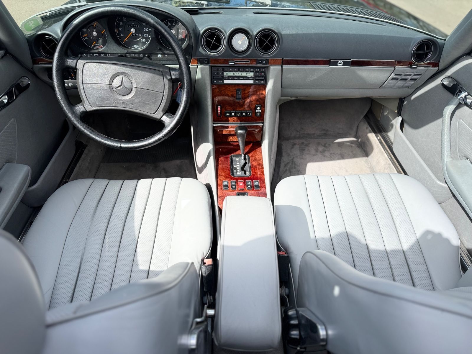 Fahrzeugabbildung Mercedes-Benz 500SL R107*DT. ERSTAUSLIEF.*RESTAURIERT*ORIGINAL