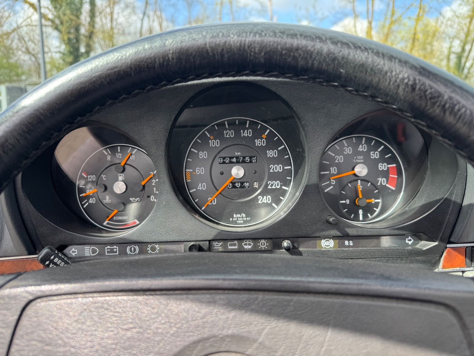 Fahrzeugabbildung Mercedes-Benz 500SL R107*DT. ERSTAUSLIEF.*RESTAURIERT*ORIGINAL