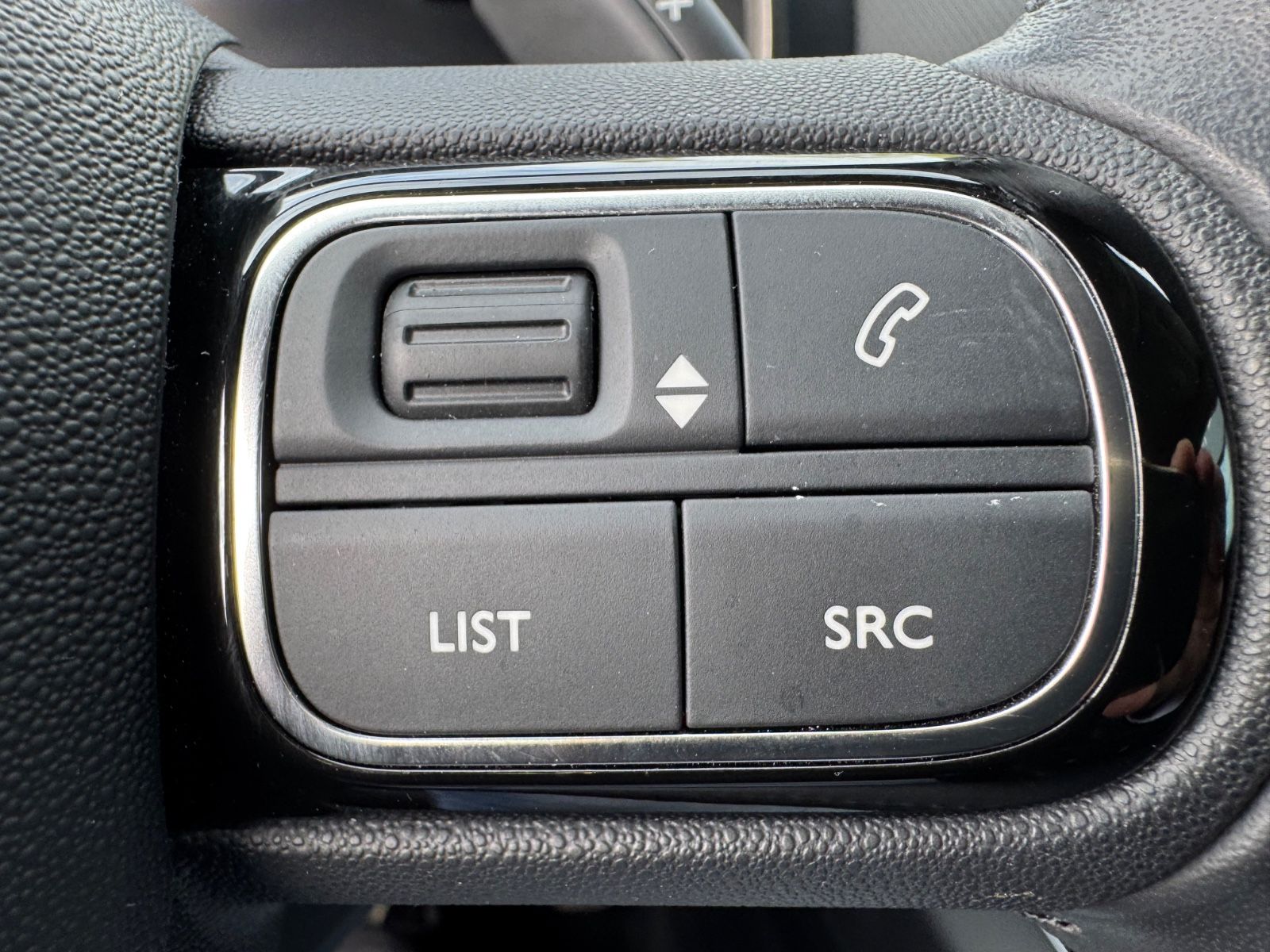 Fahrzeugabbildung Citroën C5 AIRCROSS PLUS HYBRID *FACELIFT*LED*EL.SITZE*