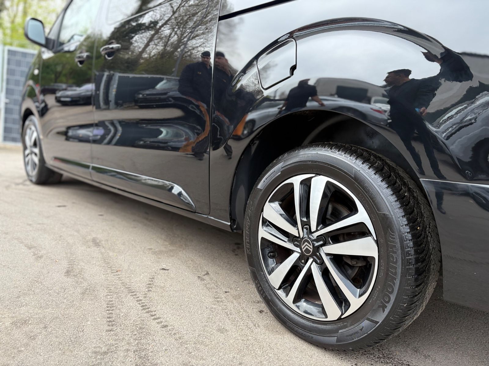 Fahrzeugabbildung Citroën SPACETOURER PLUS XL AUT..*1.HAND*NAVI*8 SITZER*