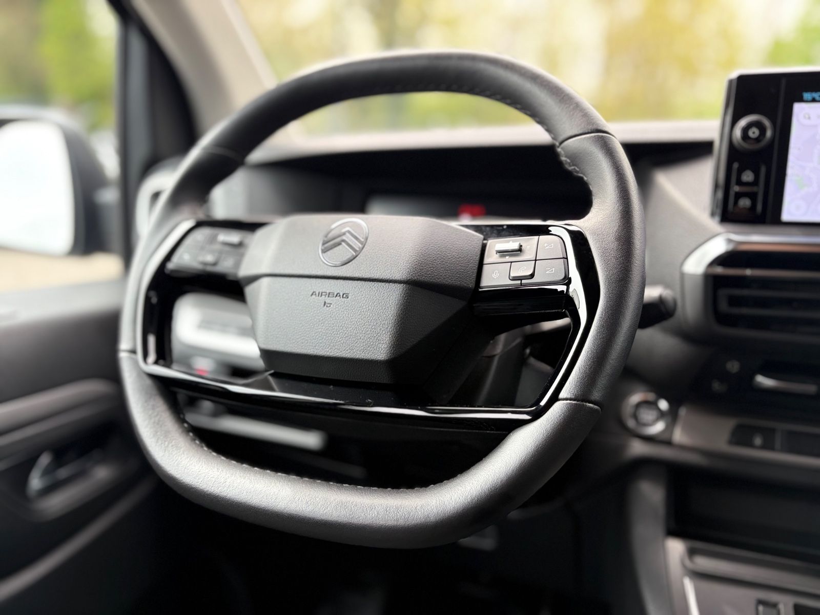 Fahrzeugabbildung Citroën SPACETOURER PLUS XL AUT..*1.HAND*NAVI*8 SITZER*