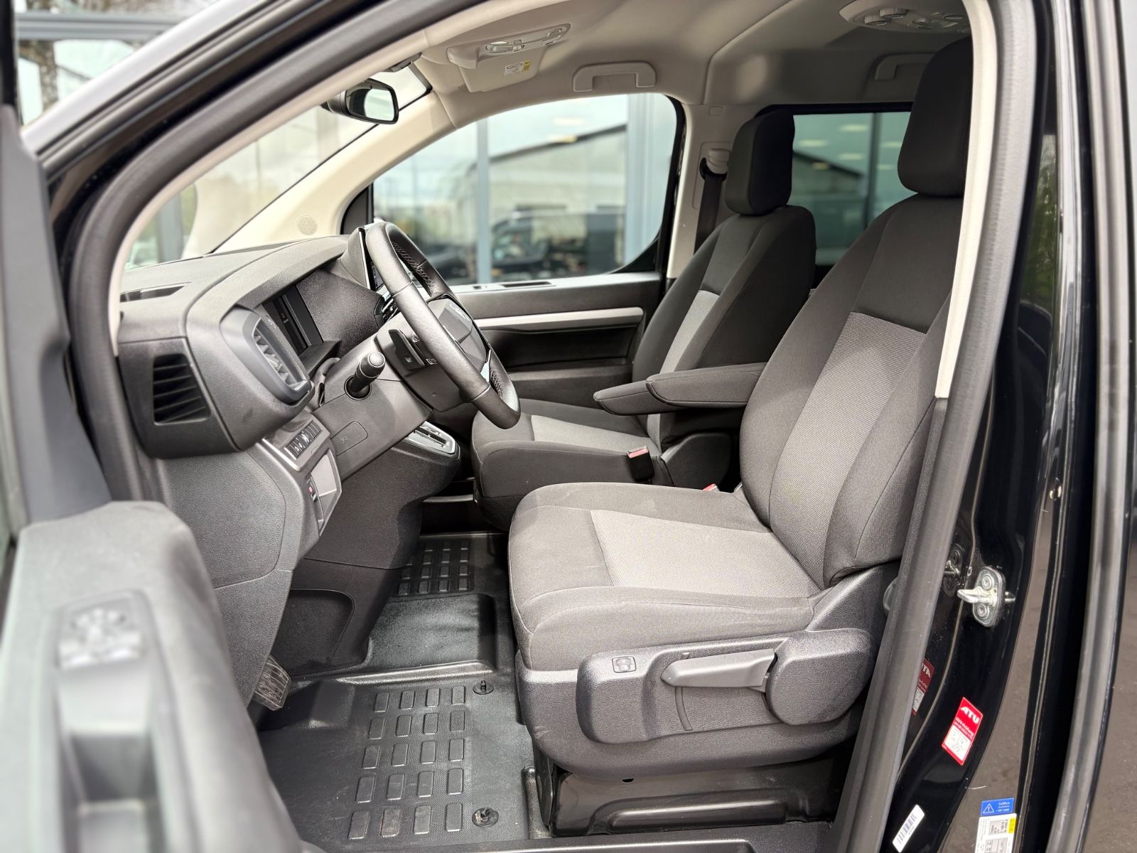 Fahrzeugabbildung Citroën SPACETOURER PLUS XL AUT..*1.HAND*NAVI*8 SITZER*