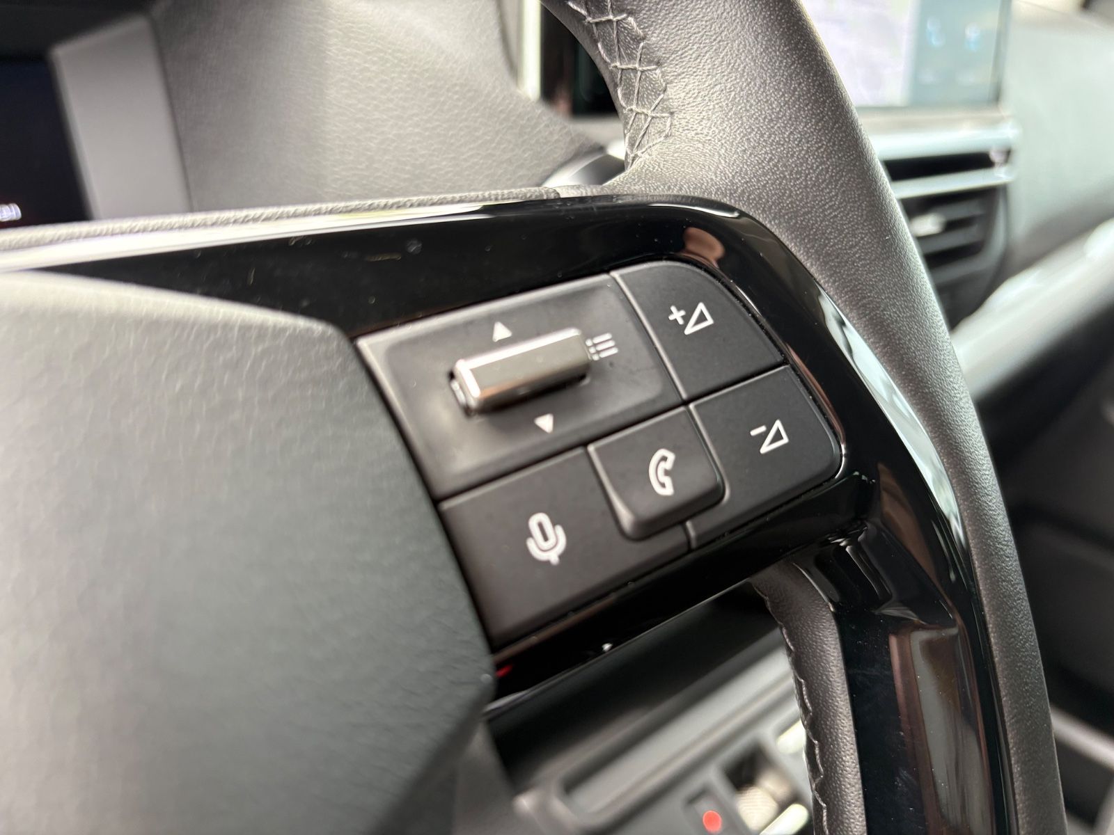 Fahrzeugabbildung Citroën SPACETOURER PLUS XL AUT..*1.HAND*NAVI*8 SITZER*