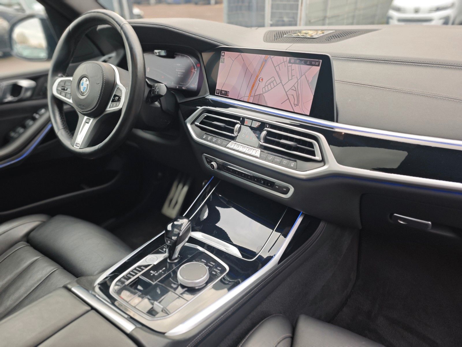 Fahrzeugabbildung BMW X7 xDrive 40d M SPORT*SOFT*LUFT*7SEATS*LASER*1.H