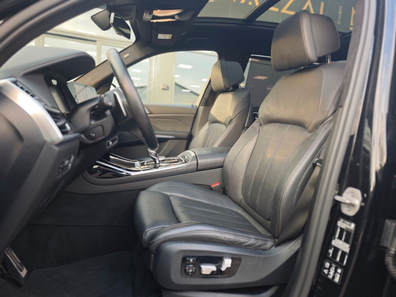 Fahrzeugabbildung BMW X7 xDrive 40d M SPORT*SOFT*LUFT*7SEATS*LASER*1.H