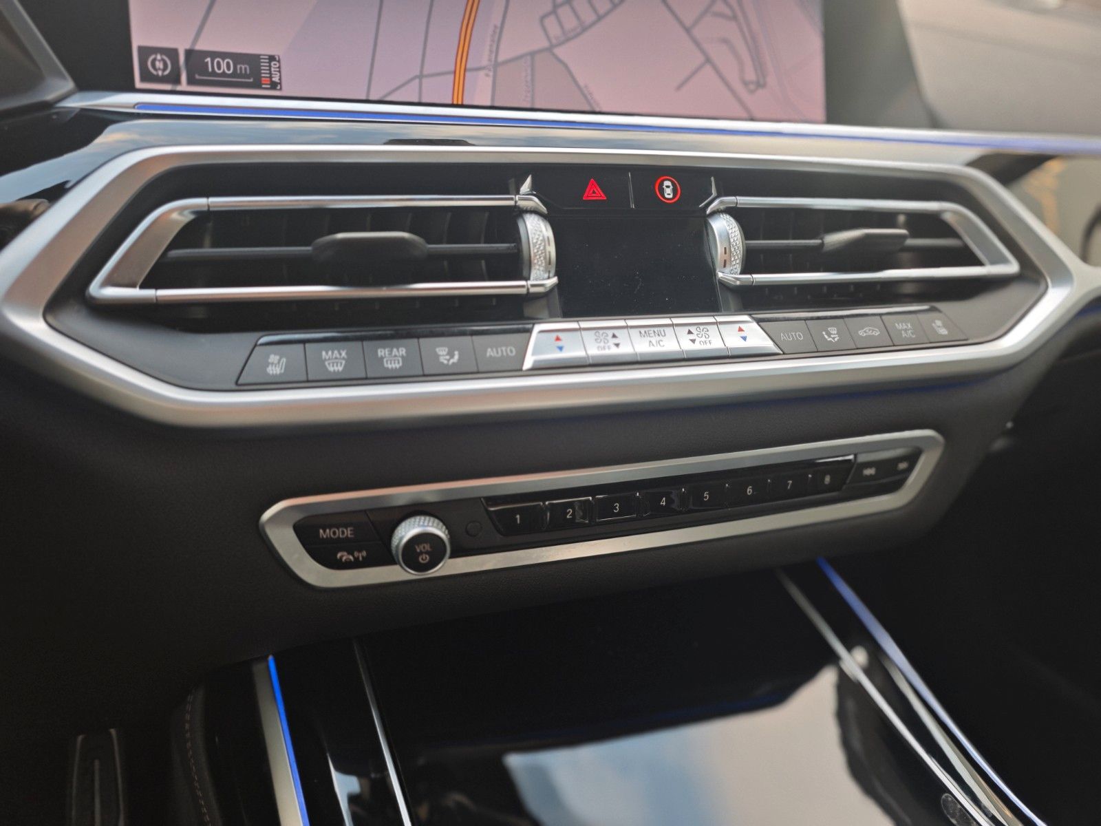 Fahrzeugabbildung BMW X7 xDrive 40d M SPORT*SOFT*LUFT*7SEATS*LASER*1.H