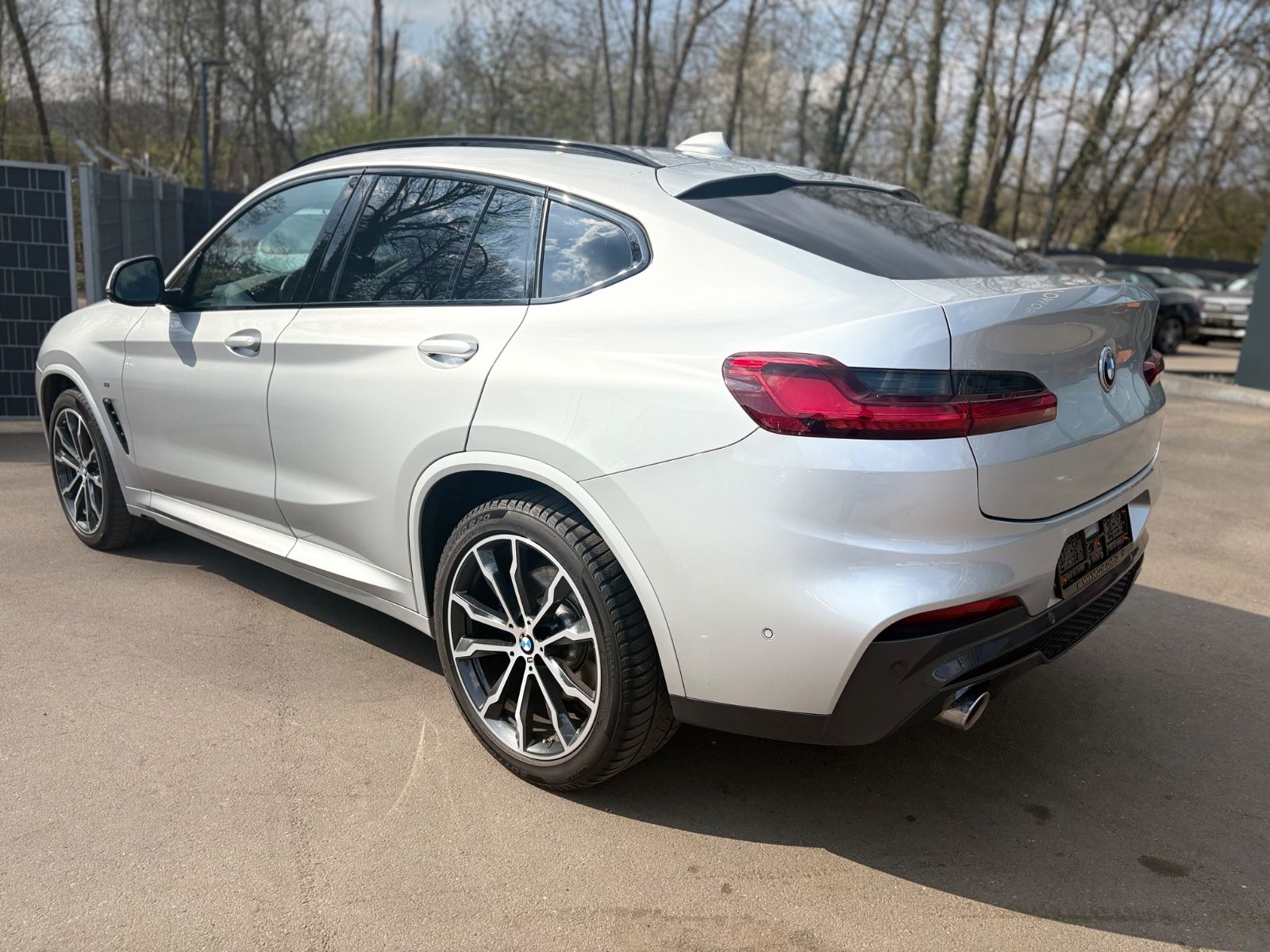 Fahrzeugabbildung BMW X4 xDRIVE 30 I M SPORT *VIRTUELL*NAVI*PANO*TOP*