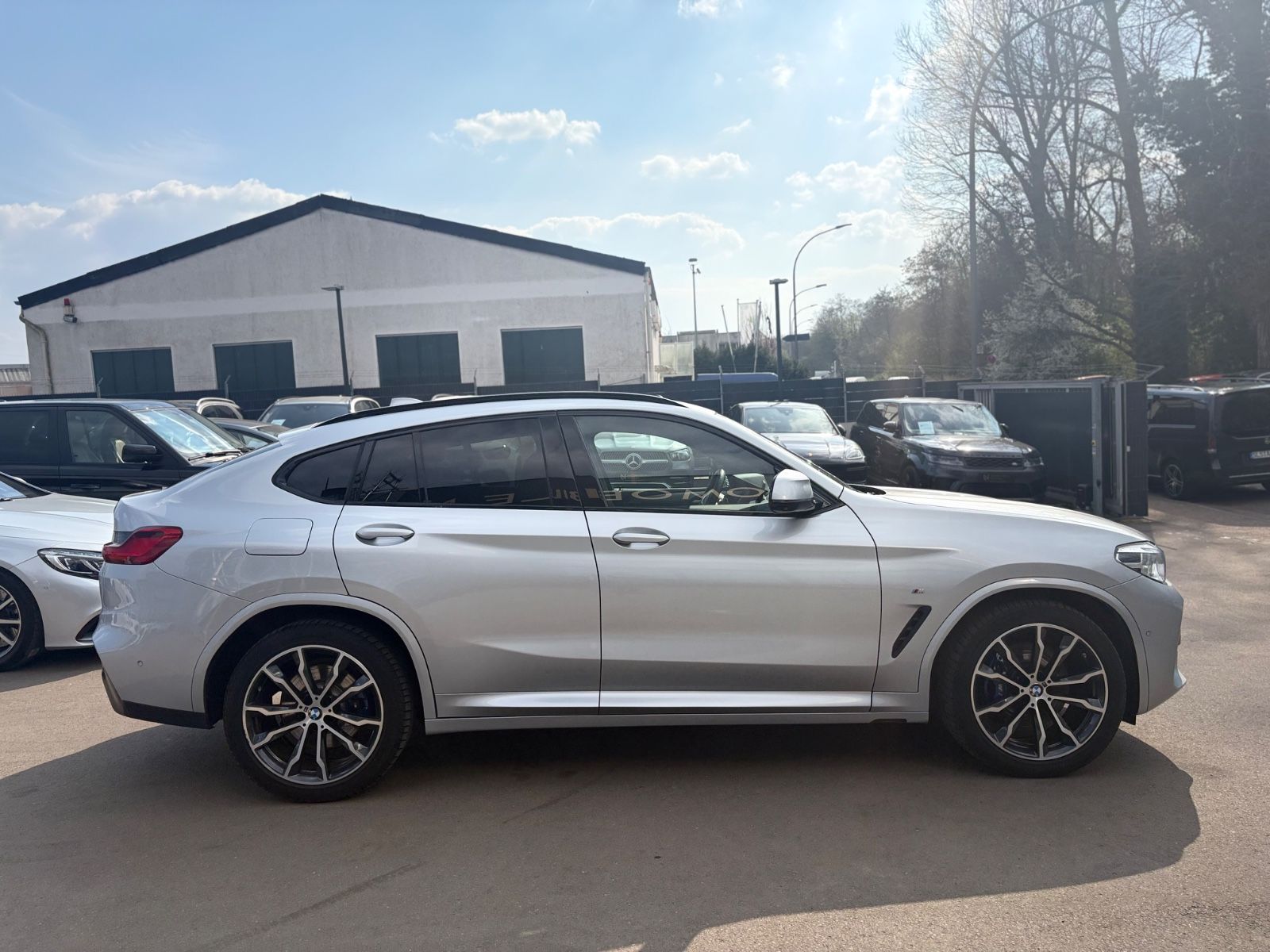 Fahrzeugabbildung BMW X4 xDRIVE 30 I M SPORT *VIRTUELL*NAVI*PANO*TOP*