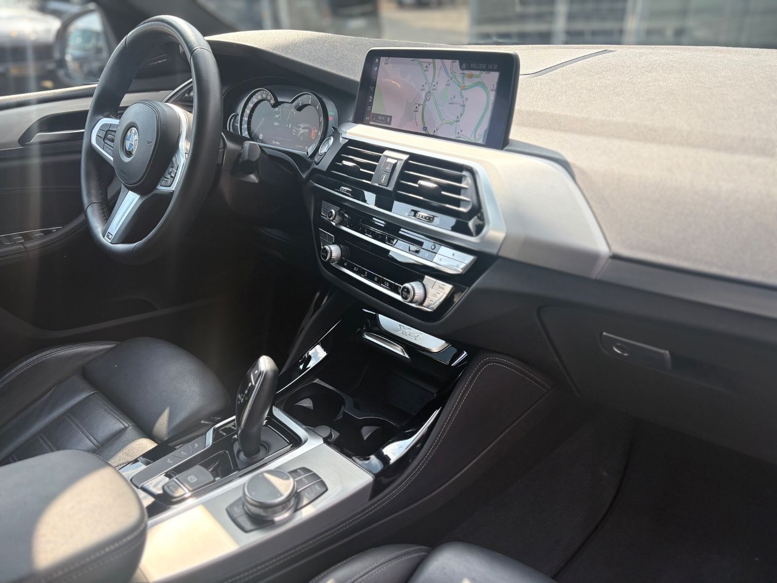 Fahrzeugabbildung BMW X4 xDRIVE 30 I M SPORT *VIRTUELL*NAVI*PANO*TOP*