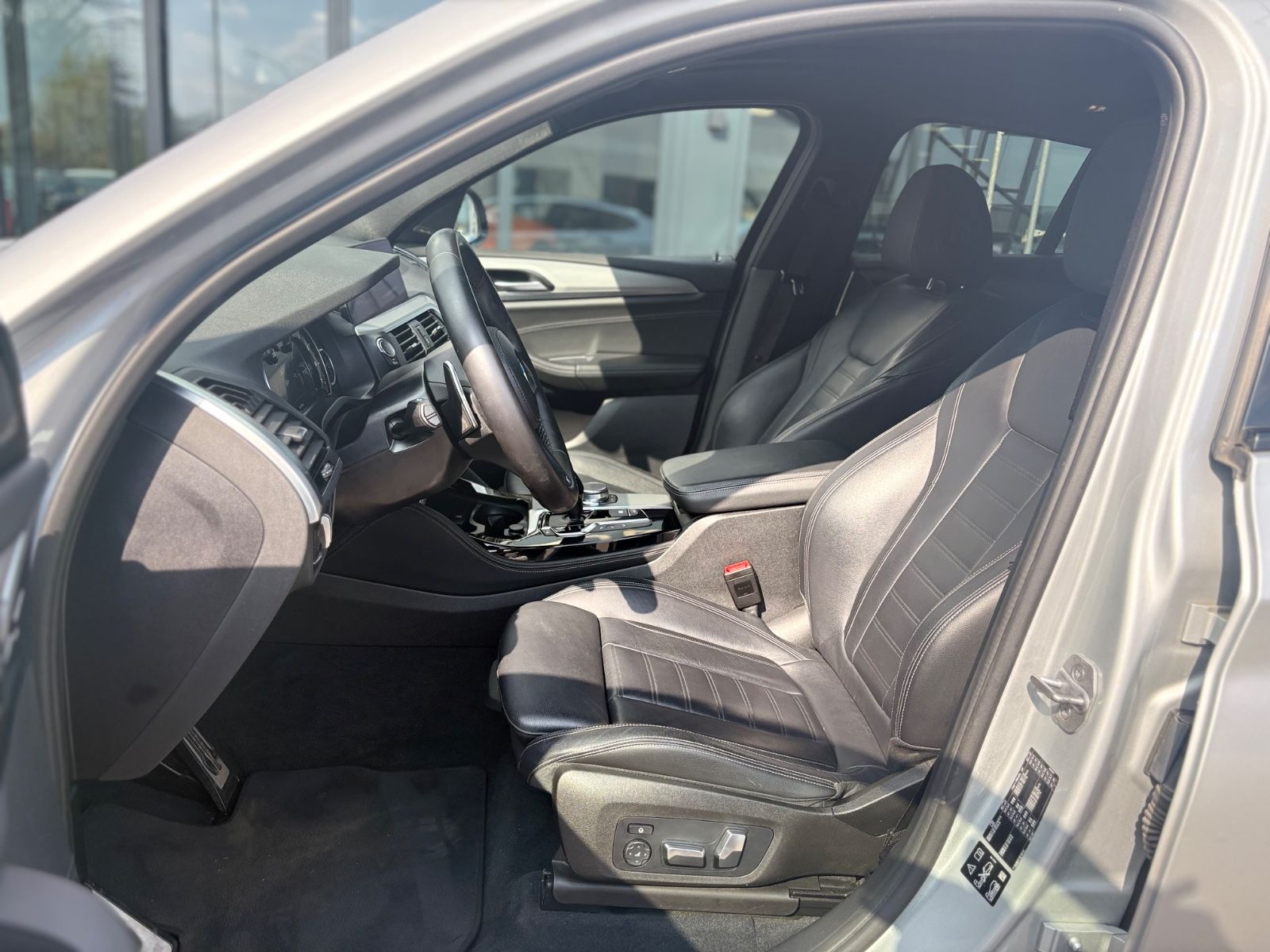 Fahrzeugabbildung BMW X4 xDRIVE 30 I M SPORT *VIRTUELL*NAVI*PANO*TOP*