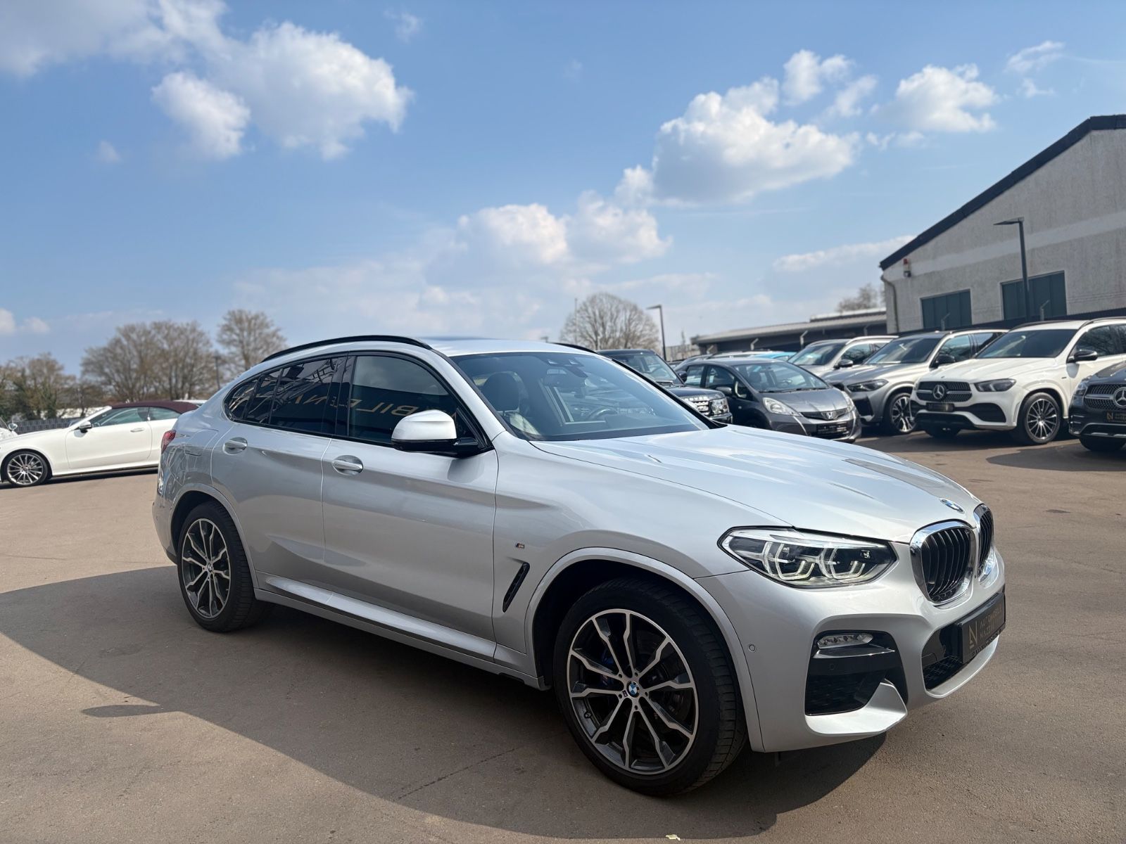 Fahrzeugabbildung BMW X4 xDRIVE 30 I M SPORT *VIRTUELL*NAVI*PANO*TOP*