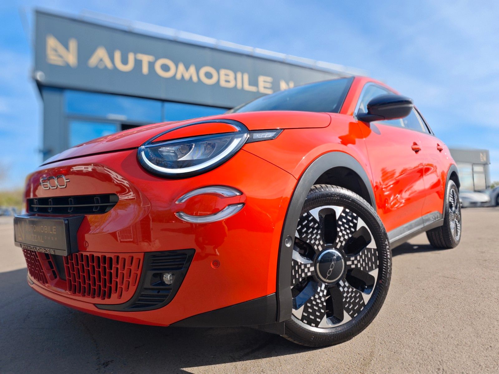 Fahrzeugabbildung Fiat 600 HYBRID LA PRIMA *1.HAND*LED*NAVI*360°*LEDER*