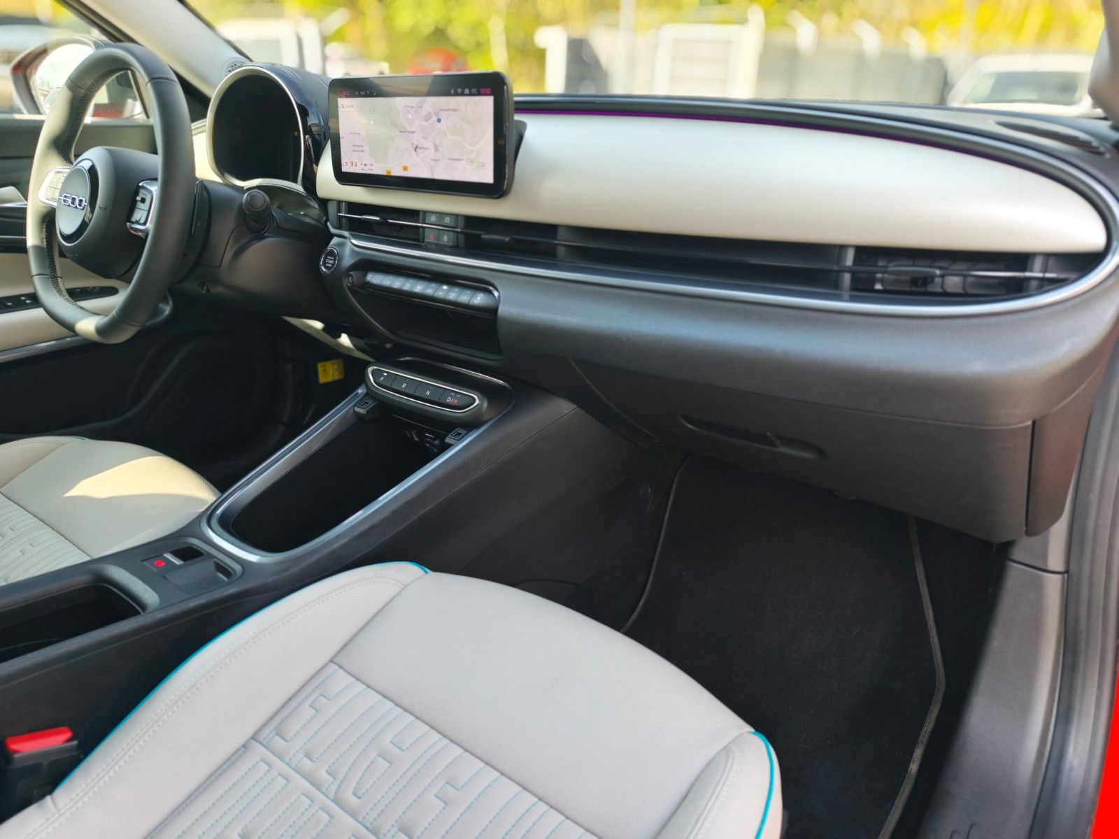 Fahrzeugabbildung Fiat 600 HYBRID LA PRIMA *1.HAND*LED*NAVI*360°*LEDER*