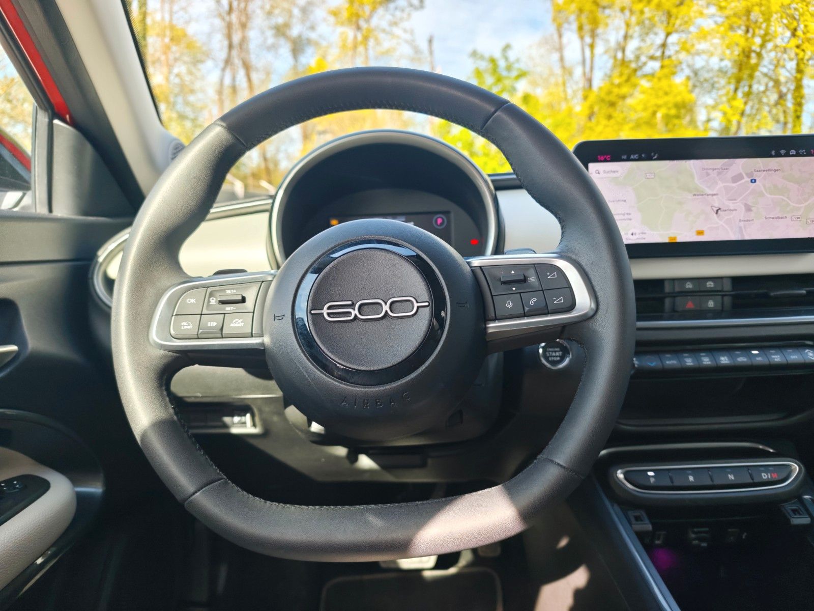 Fahrzeugabbildung Fiat 600 HYBRID LA PRIMA *1.HAND*LED*NAVI*360°*LEDER*