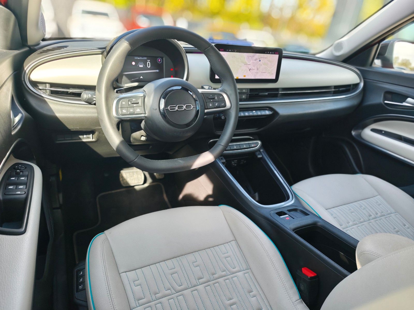 Fahrzeugabbildung Fiat 600 HYBRID LA PRIMA *1.HAND*LED*NAVI*360°*LEDER*