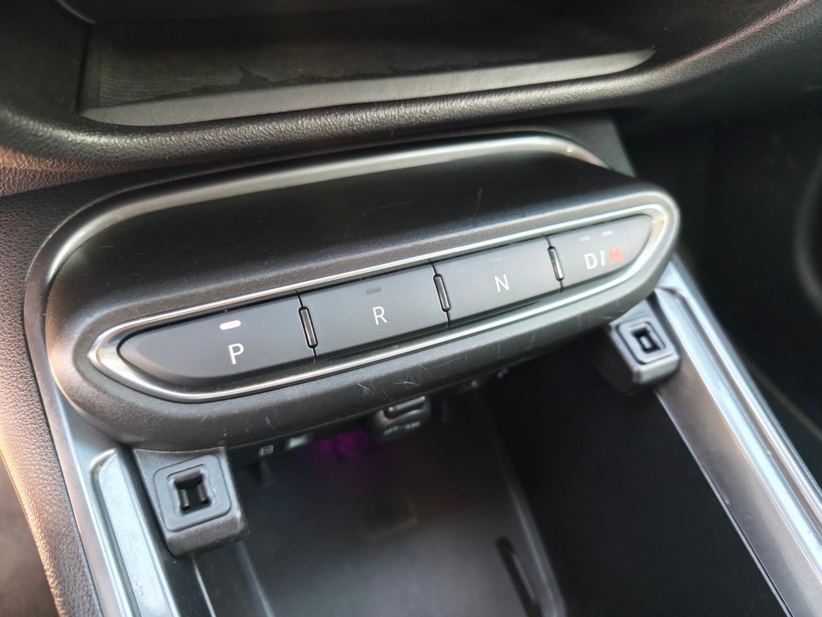 Fahrzeugabbildung Fiat 600 HYBRID LA PRIMA *1.HAND*LED*NAVI*360°*LEDER*