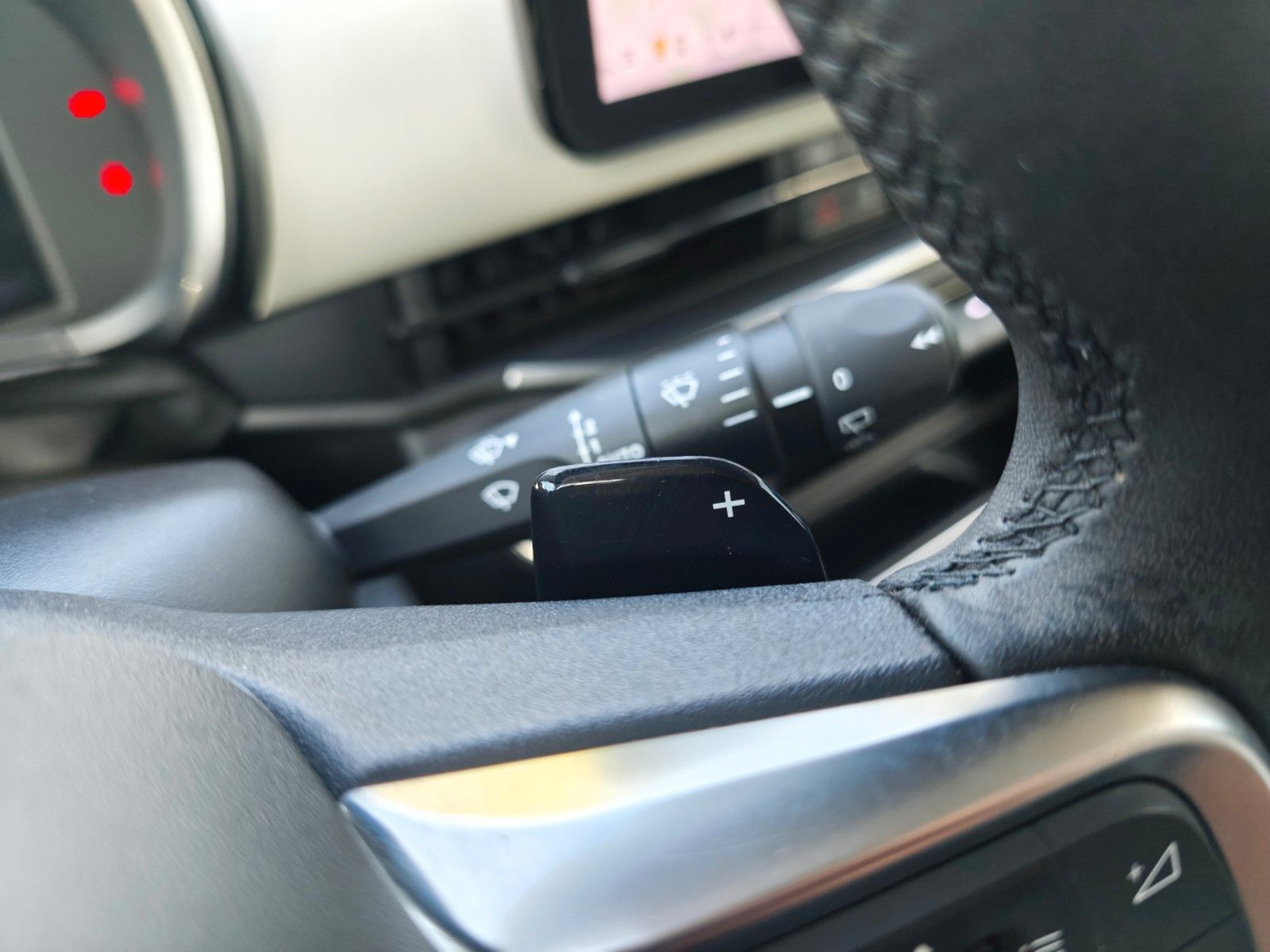 Fahrzeugabbildung Fiat 600 HYBRID LA PRIMA *1.HAND*LED*NAVI*360°*LEDER*