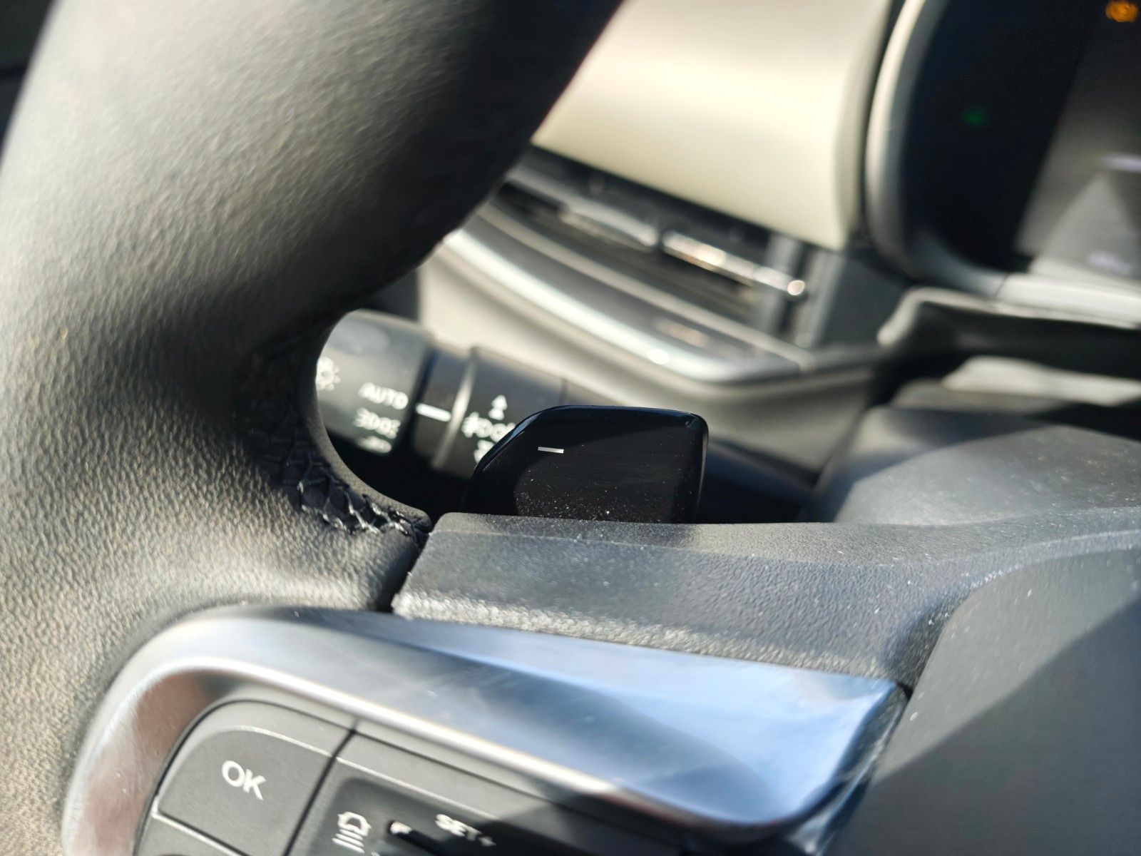 Fahrzeugabbildung Fiat 600 HYBRID LA PRIMA *1.HAND*LED*NAVI*360°*LEDER*