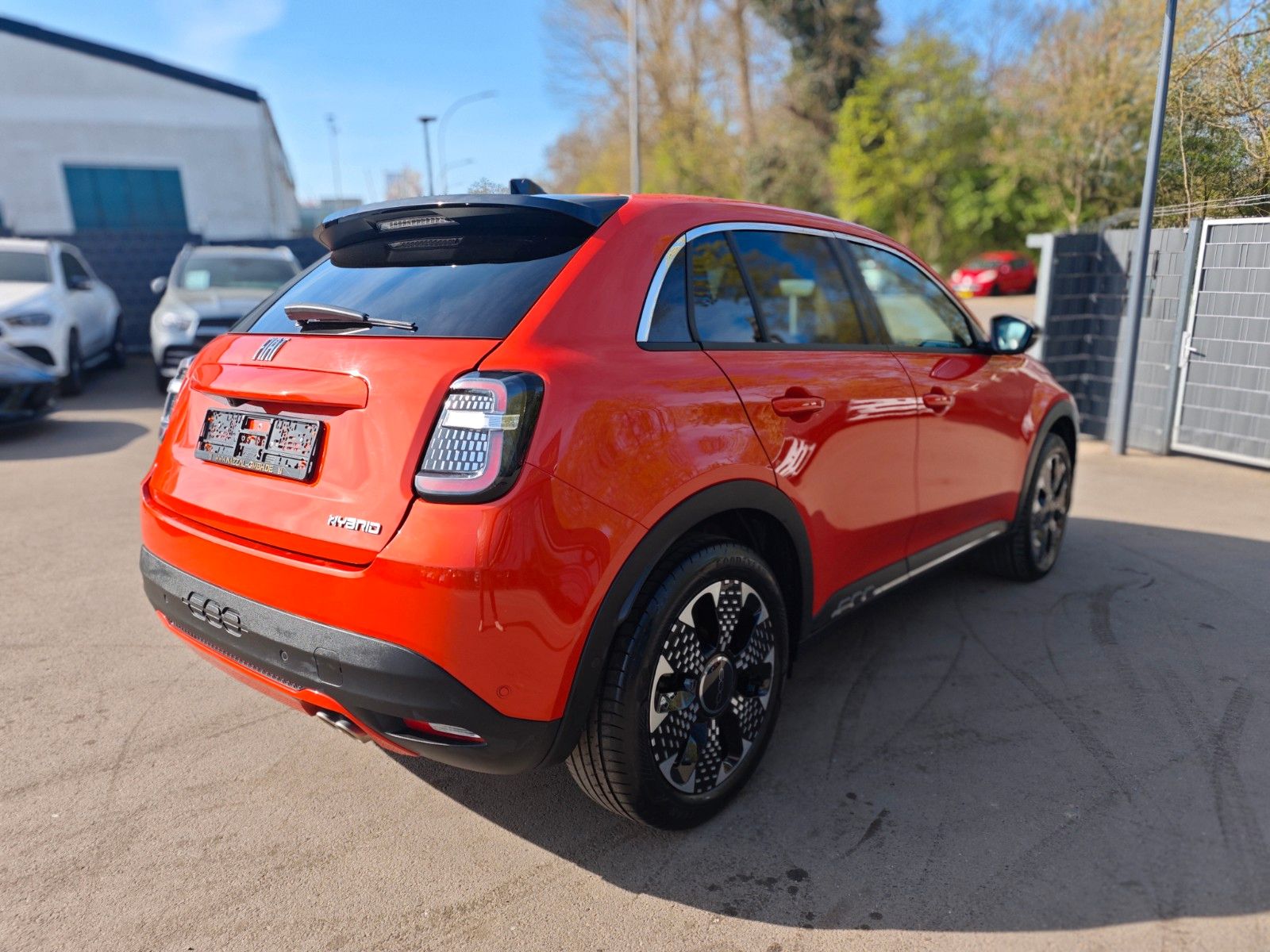 Fahrzeugabbildung Fiat 600 HYBRID LA PRIMA *1.HAND*LED*NAVI*360°*LEDER*