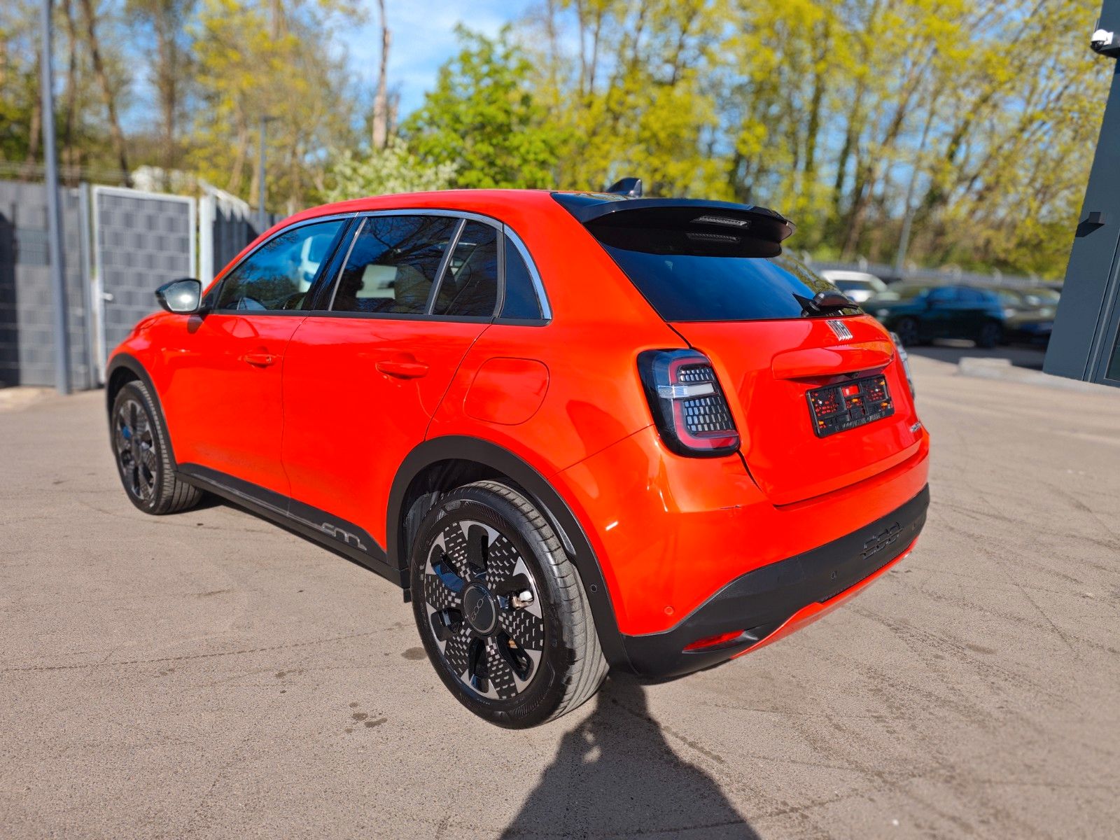 Fahrzeugabbildung Fiat 600 HYBRID LA PRIMA *1.HAND*LED*NAVI*360°*LEDER*