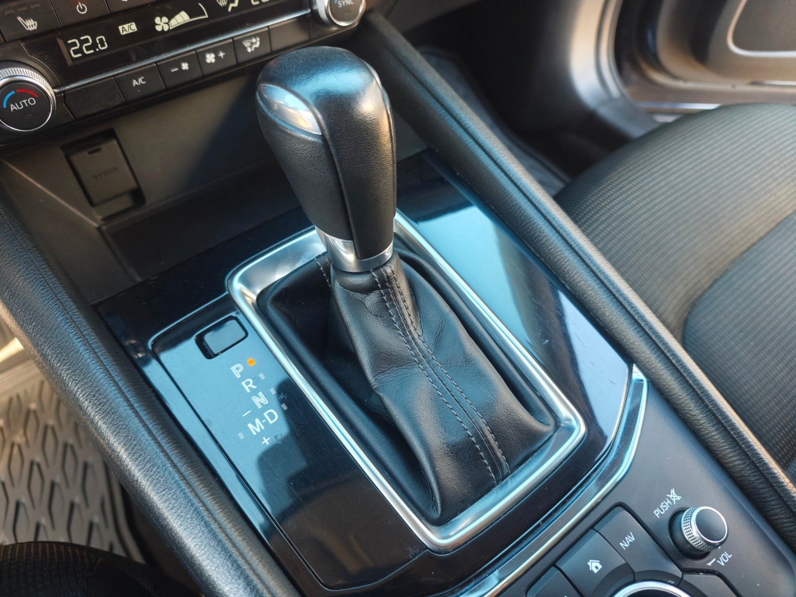 Fahrzeugabbildung Mazda CX-5 EXCLUSIVE-LINE*LED*NAVI*R-KAMERA*EURO 6*