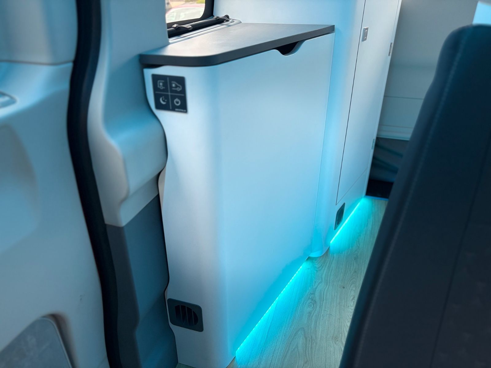 Fahrzeugabbildung Ford TRANSIT CUSTOM L1 *WESTFALIA**KAMERA*KÜCHE*NAVI*