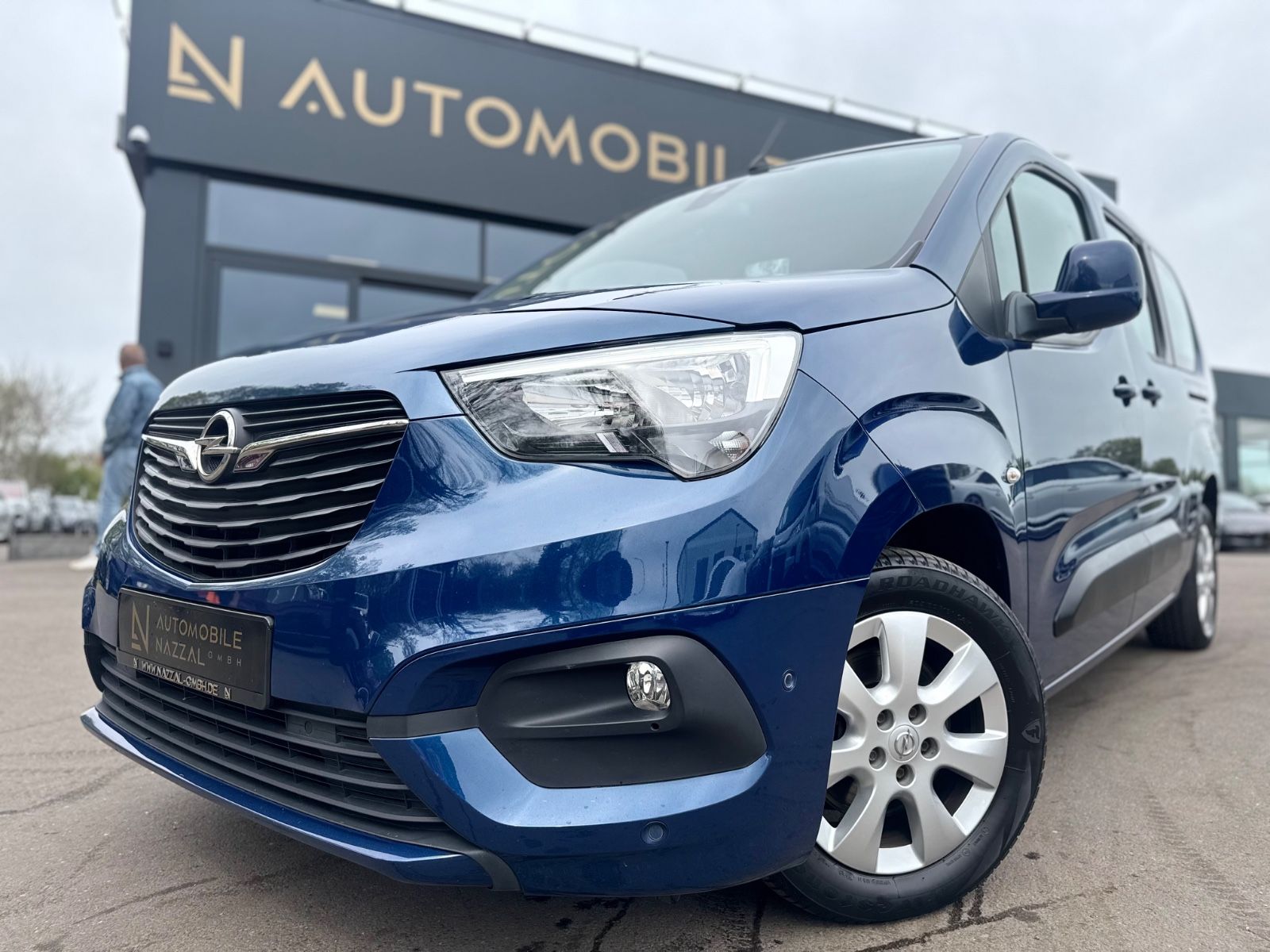 Fahrzeugabbildung Opel COMBO LIFE XL*KAMERA*HEAD-UP-SHZ*7.SITZER*1.HD*