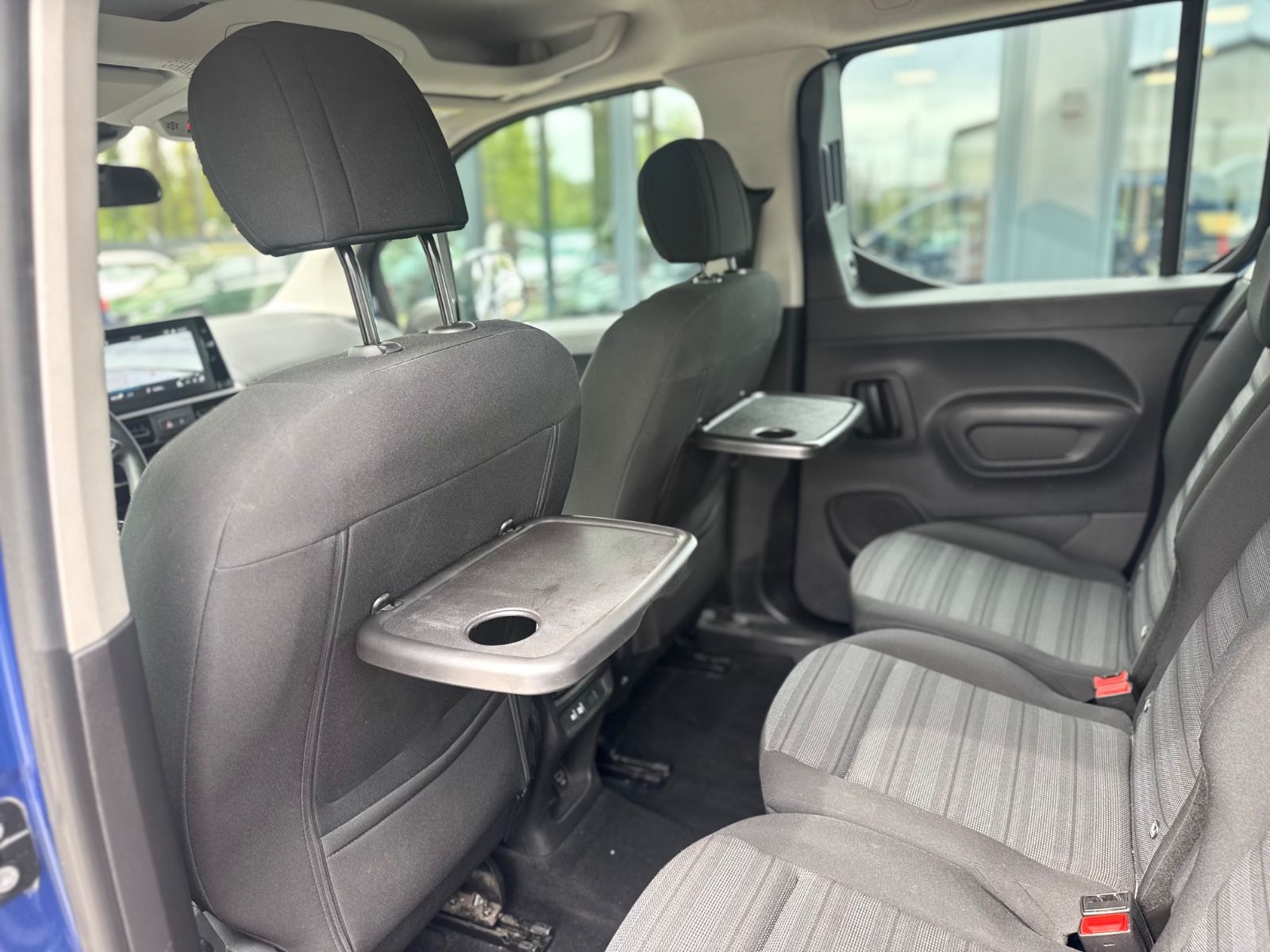 Fahrzeugabbildung Opel COMBO LIFE XL*KAMERA*HEAD-UP-SHZ*7.SITZER*1.HD*