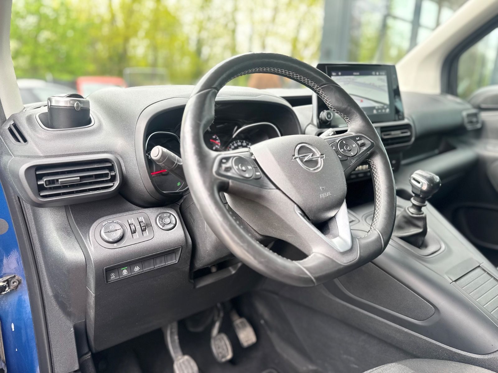 Fahrzeugabbildung Opel COMBO LIFE XL*KAMERA*HEAD-UP-SHZ*7.SITZER*1.HD*