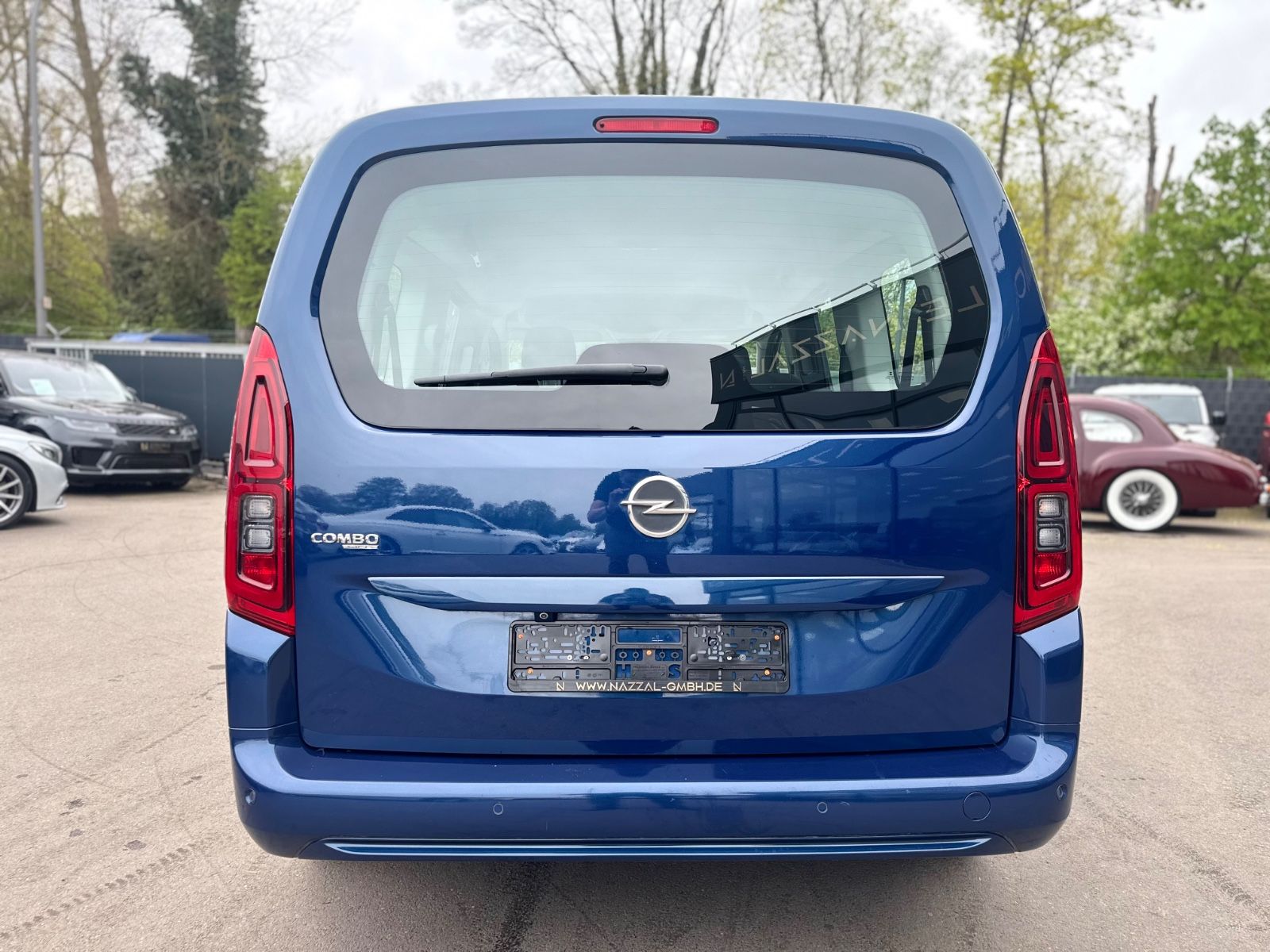 Fahrzeugabbildung Opel COMBO LIFE XL*KAMERA*HEAD-UP-SHZ*7.SITZER*1.HD*