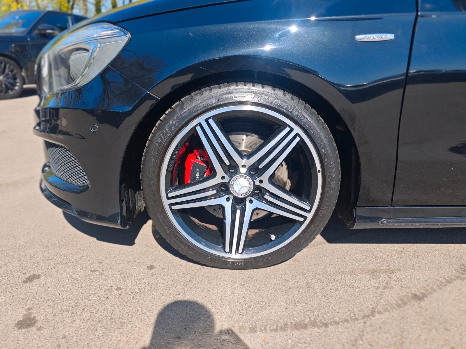 Fahrzeugabbildung Mercedes-Benz A 250 AUT. AMG-LINE*HARMAN&KARDON*PANORAMA*