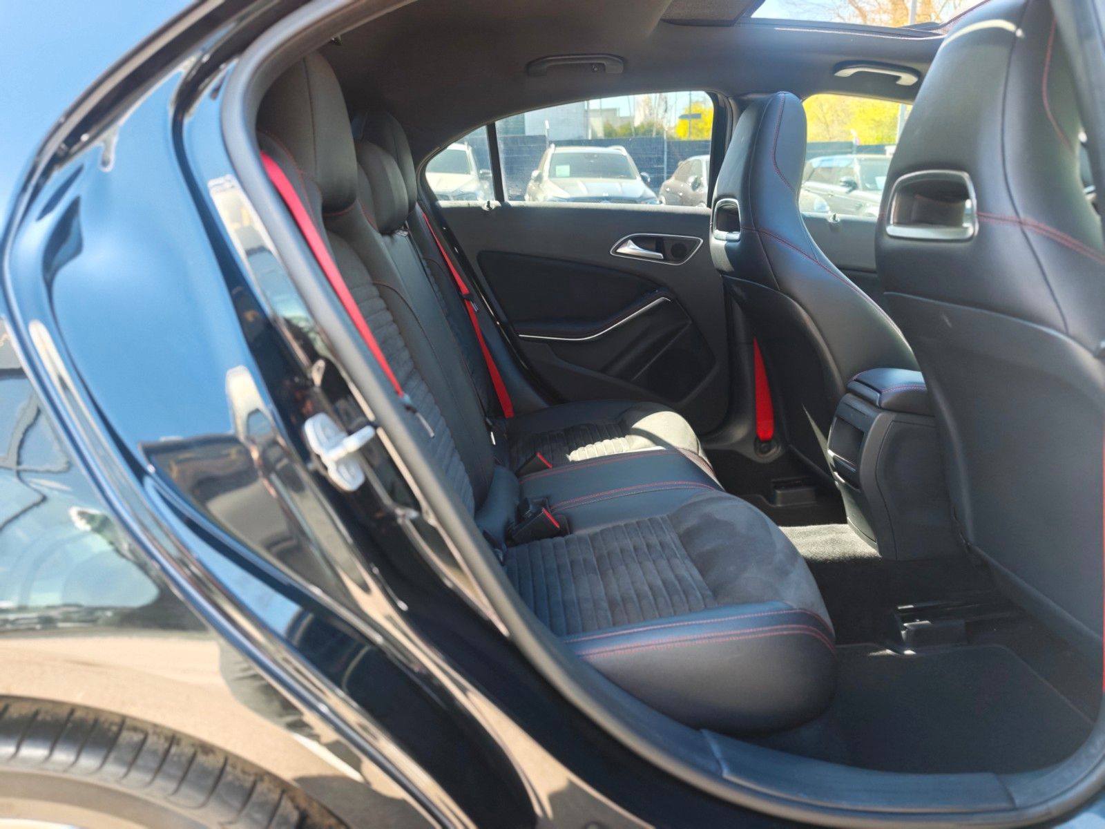 Fahrzeugabbildung Mercedes-Benz A 250 AUT. AMG-LINE*HARMAN&KARDON*PANORAMA*