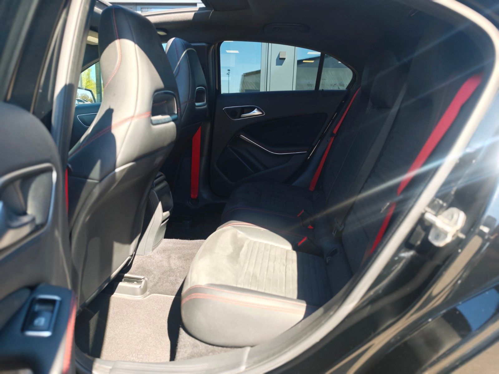 Fahrzeugabbildung Mercedes-Benz A 250 AUT. AMG-LINE*HARMAN&KARDON*PANORAMA*