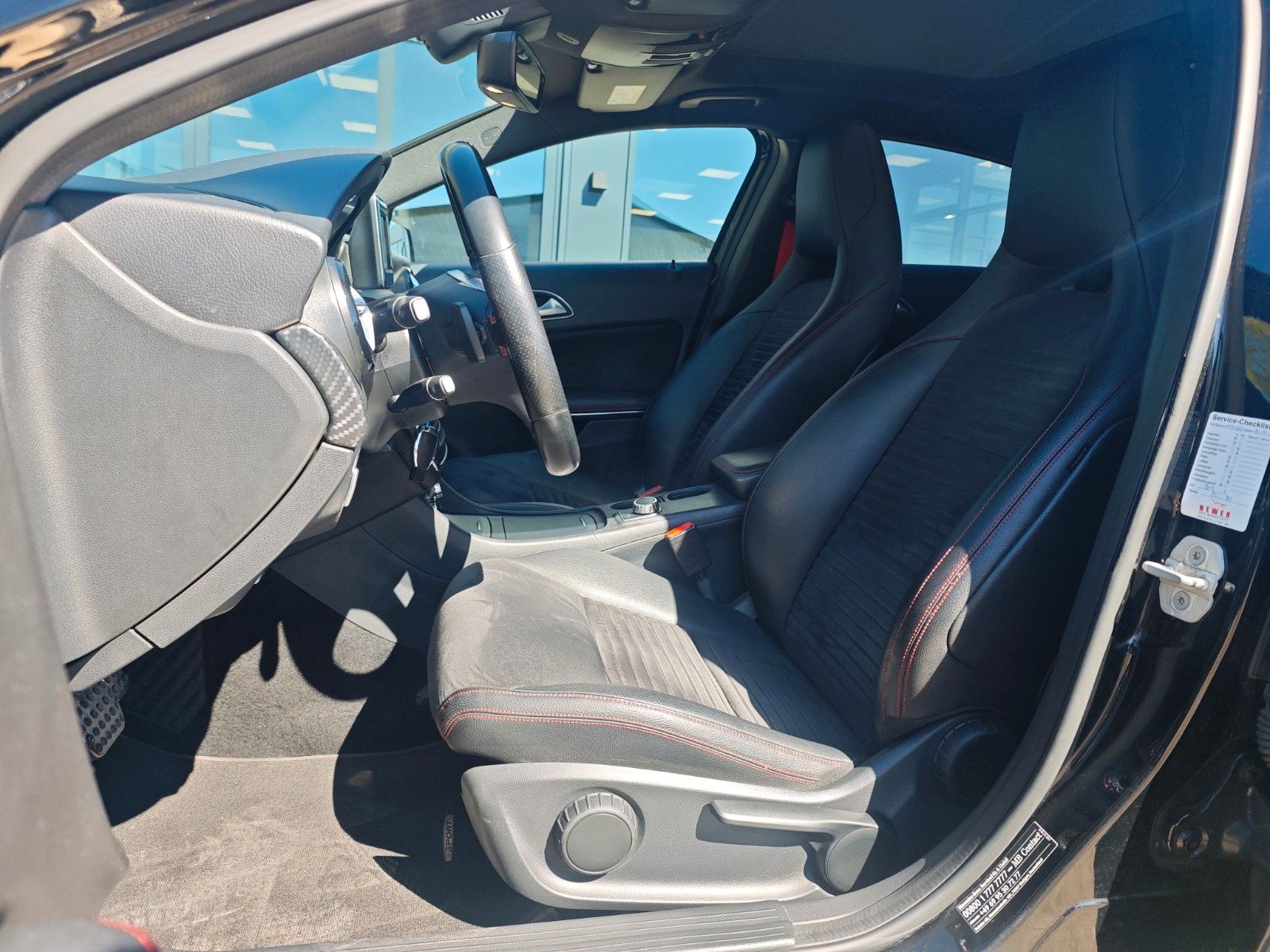 Fahrzeugabbildung Mercedes-Benz A 250 AUT. AMG-LINE*HARMAN&KARDON*PANORAMA*