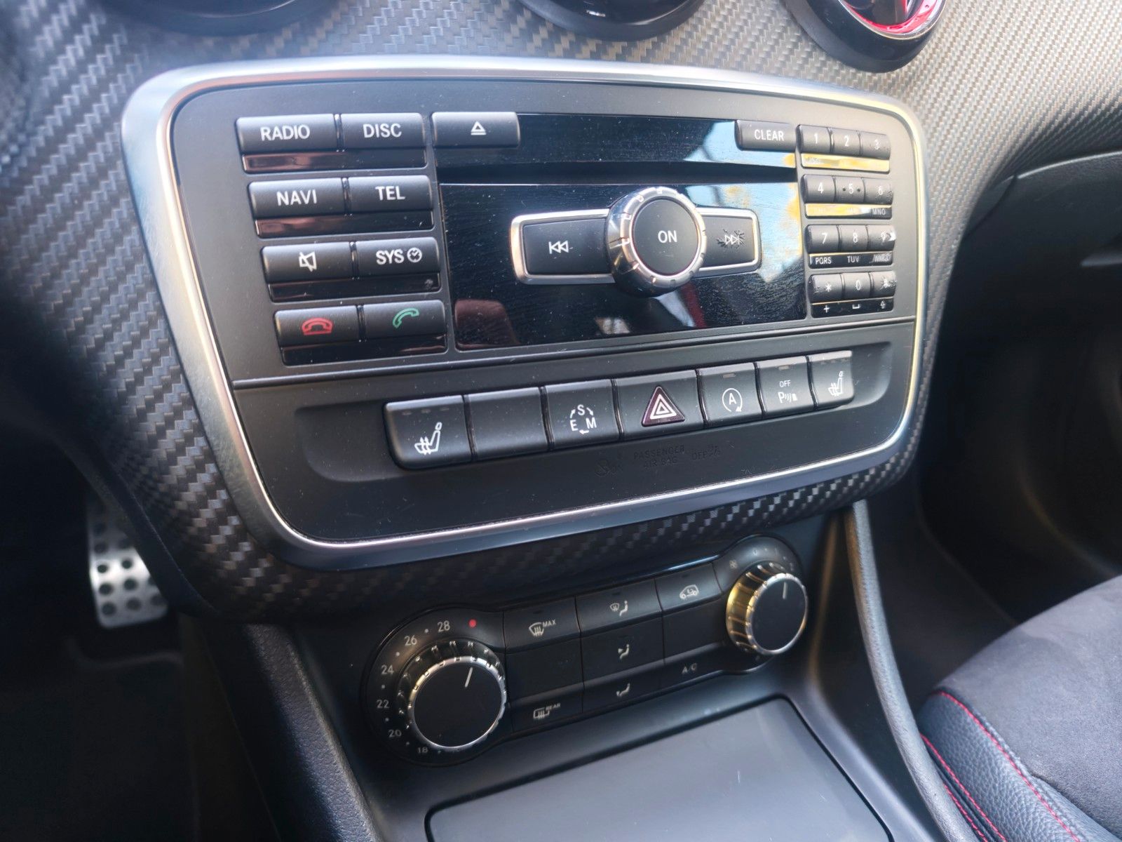 Fahrzeugabbildung Mercedes-Benz A 250 AUT. AMG-LINE*HARMAN&KARDON*PANORAMA*