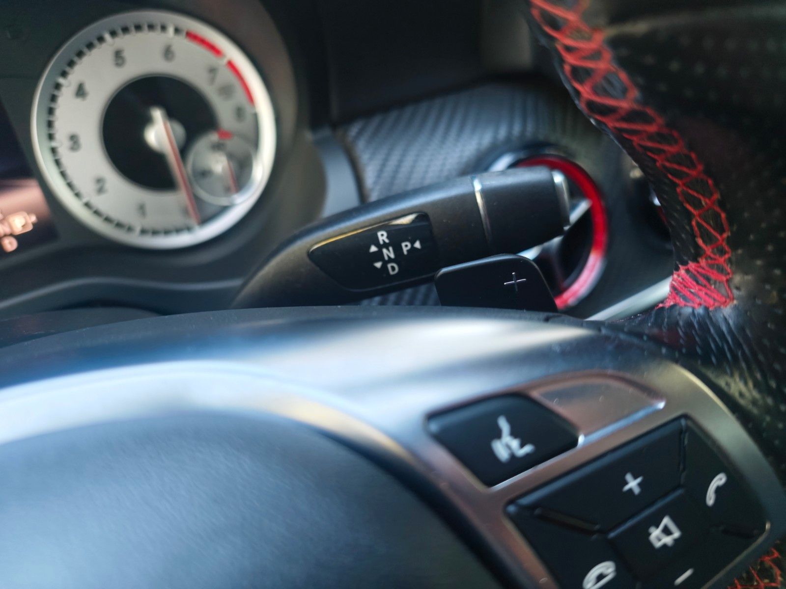 Fahrzeugabbildung Mercedes-Benz A 250 AUT. AMG-LINE*HARMAN&KARDON*PANORAMA*