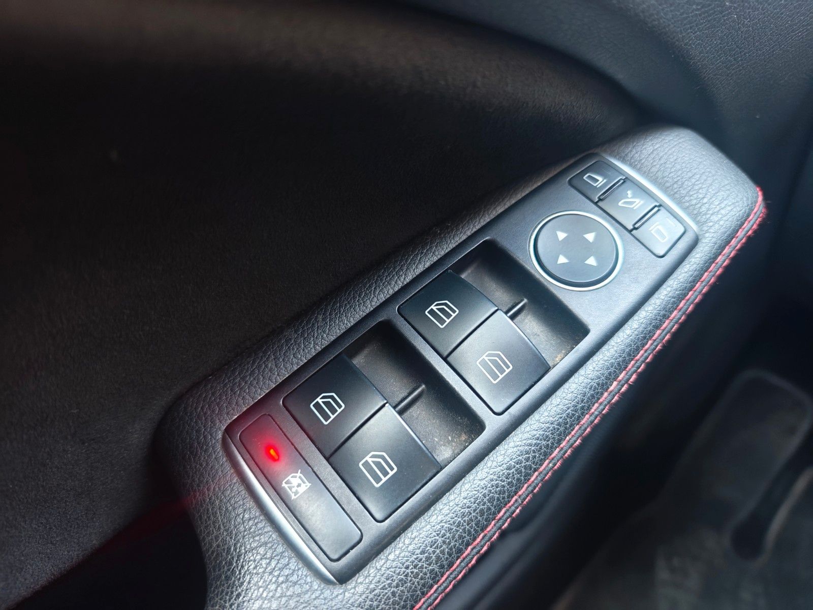 Fahrzeugabbildung Mercedes-Benz A 250 AUT. AMG-LINE*HARMAN&KARDON*PANORAMA*