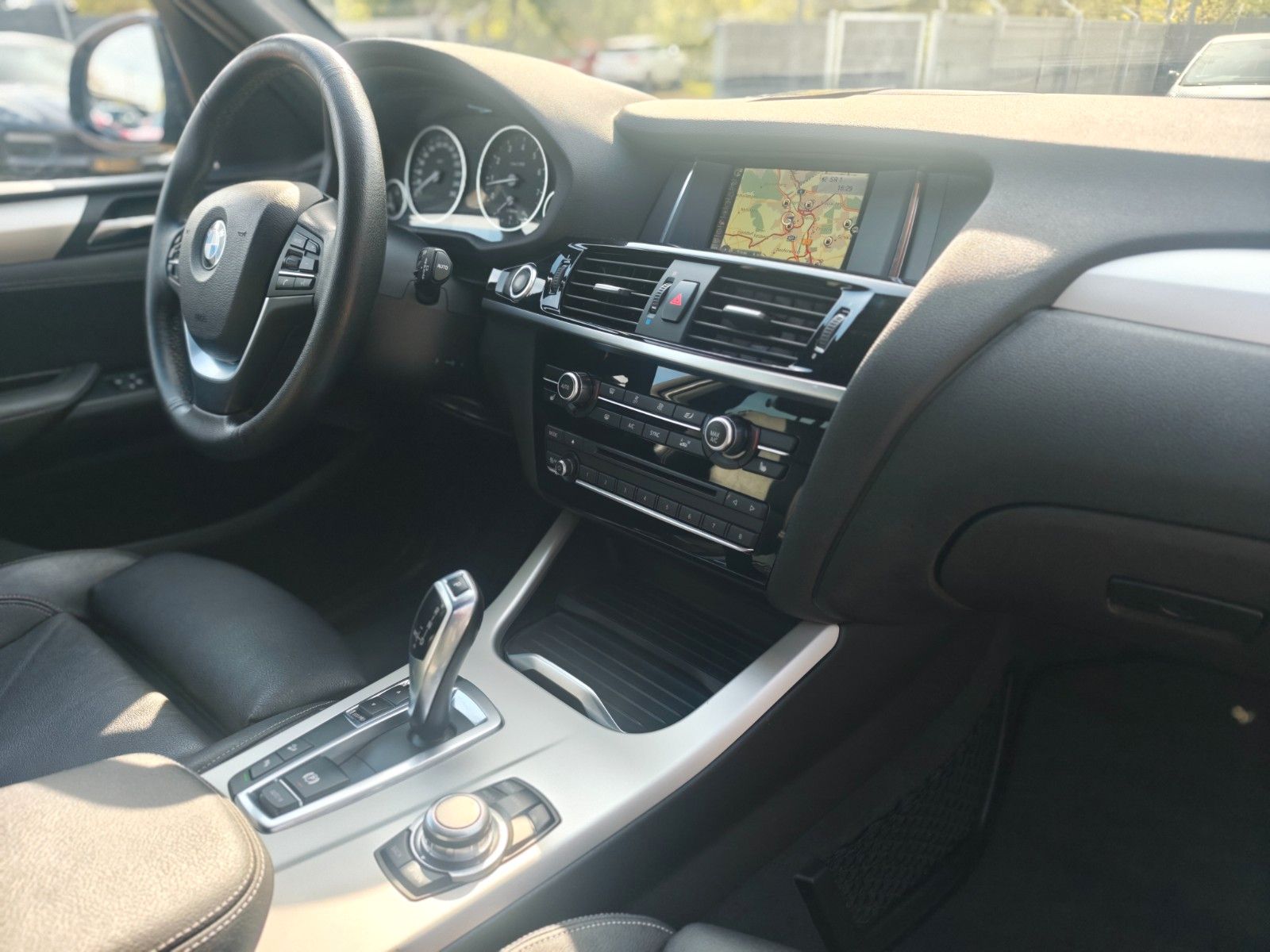 Fahrzeugabbildung BMW X3 XDRIVE 20i M SPORT *1.HAND*LEDER*NAVI*SHZ*