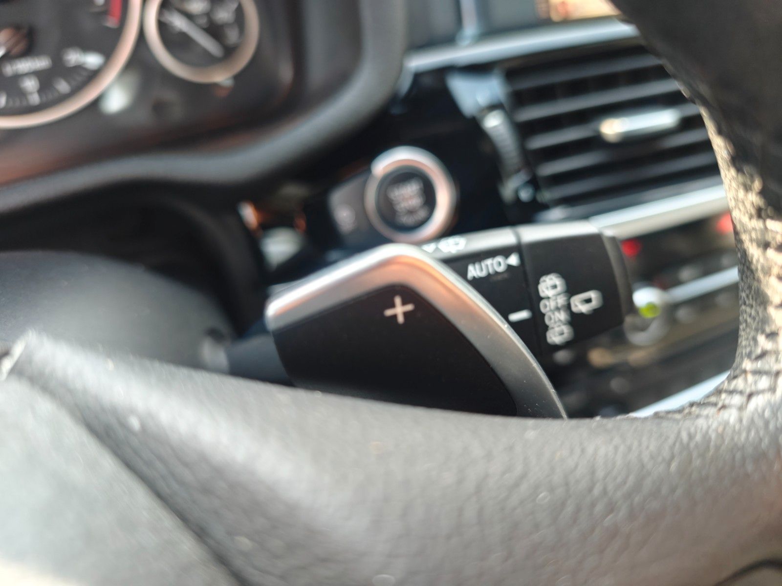 Fahrzeugabbildung BMW X3 XDRIVE 20i M SPORT *1.HAND*LEDER*NAVI*SHZ*