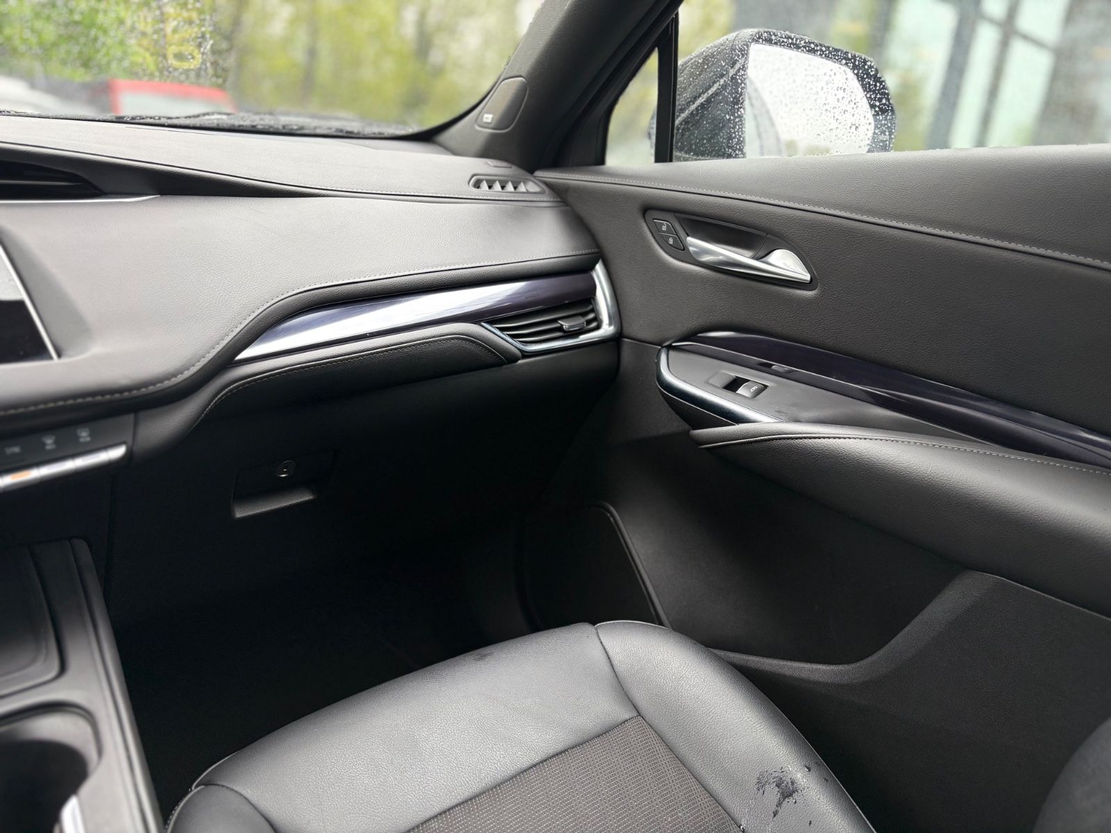 Fahrzeugabbildung Cadillac XT4 LUXURY AWD *1. HAND*AUT*GARANTIE*BOSE*LED*