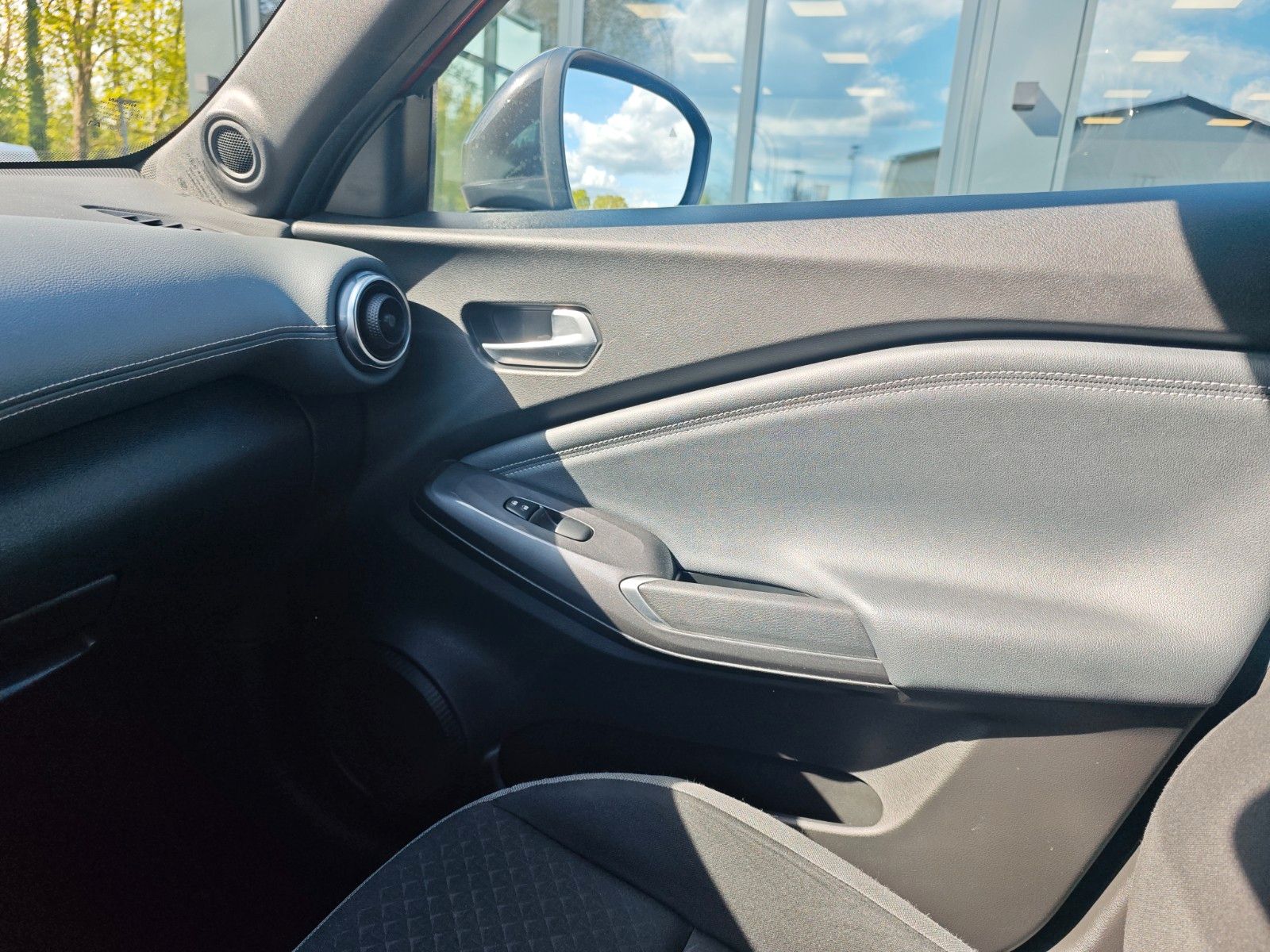 Fahrzeugabbildung Nissan JUKE N-DESIGN *VOLL-LED*360°*ALCANTARA*NAVI*