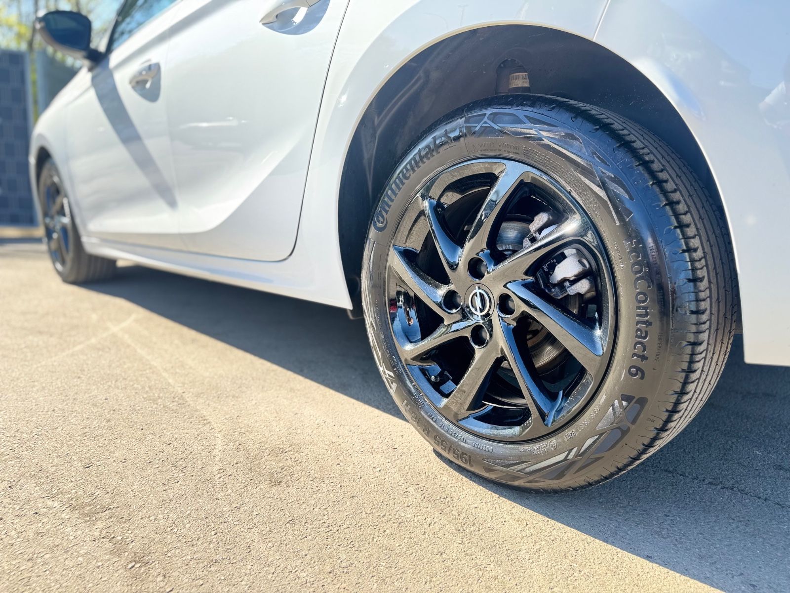 Fahrzeugabbildung Opel CORSA F GS LINE *AUT*NAVI*TEILLEDER*PANO*