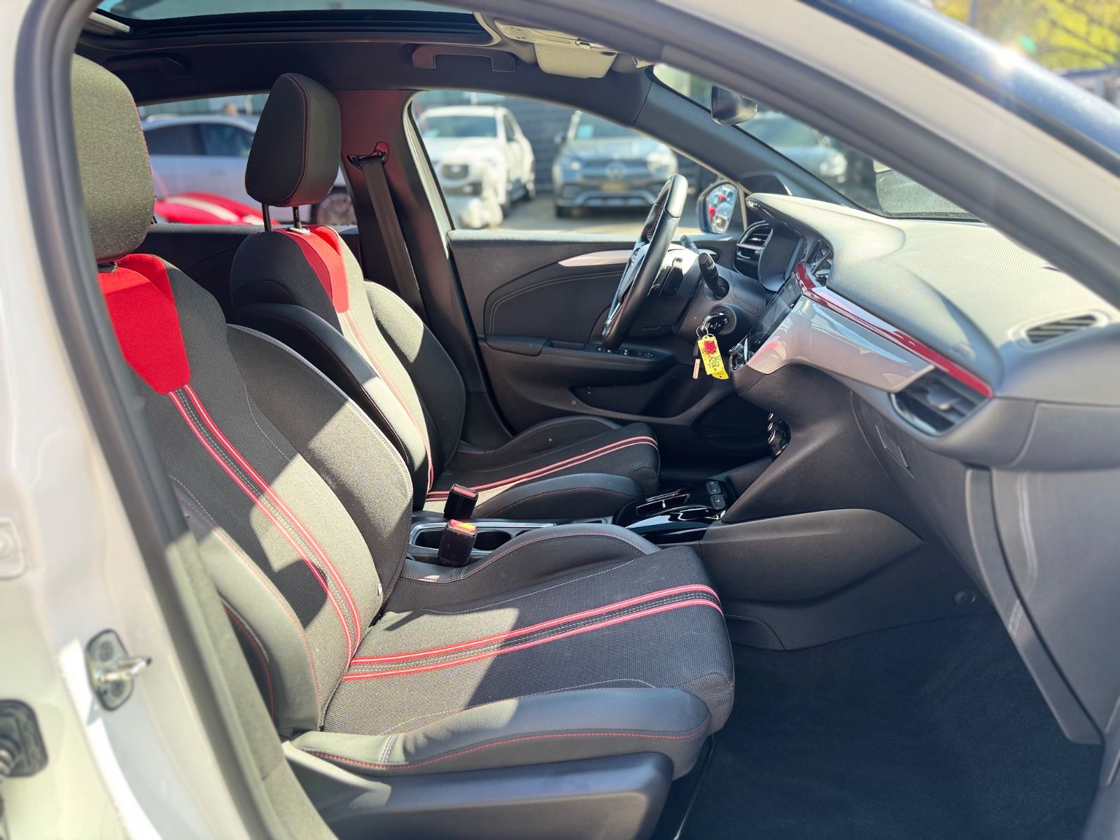 Fahrzeugabbildung Opel CORSA F GS LINE *AUT*NAVI*TEILLEDER*PANO*