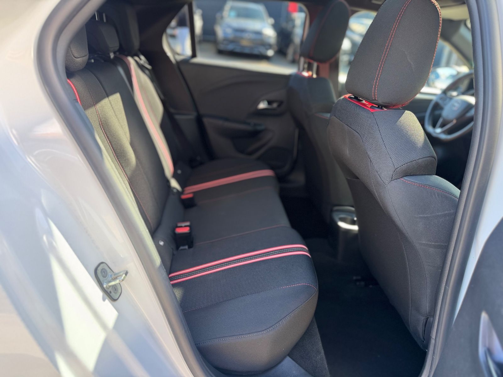 Fahrzeugabbildung Opel CORSA F GS LINE *AUT*NAVI*TEILLEDER*PANO*