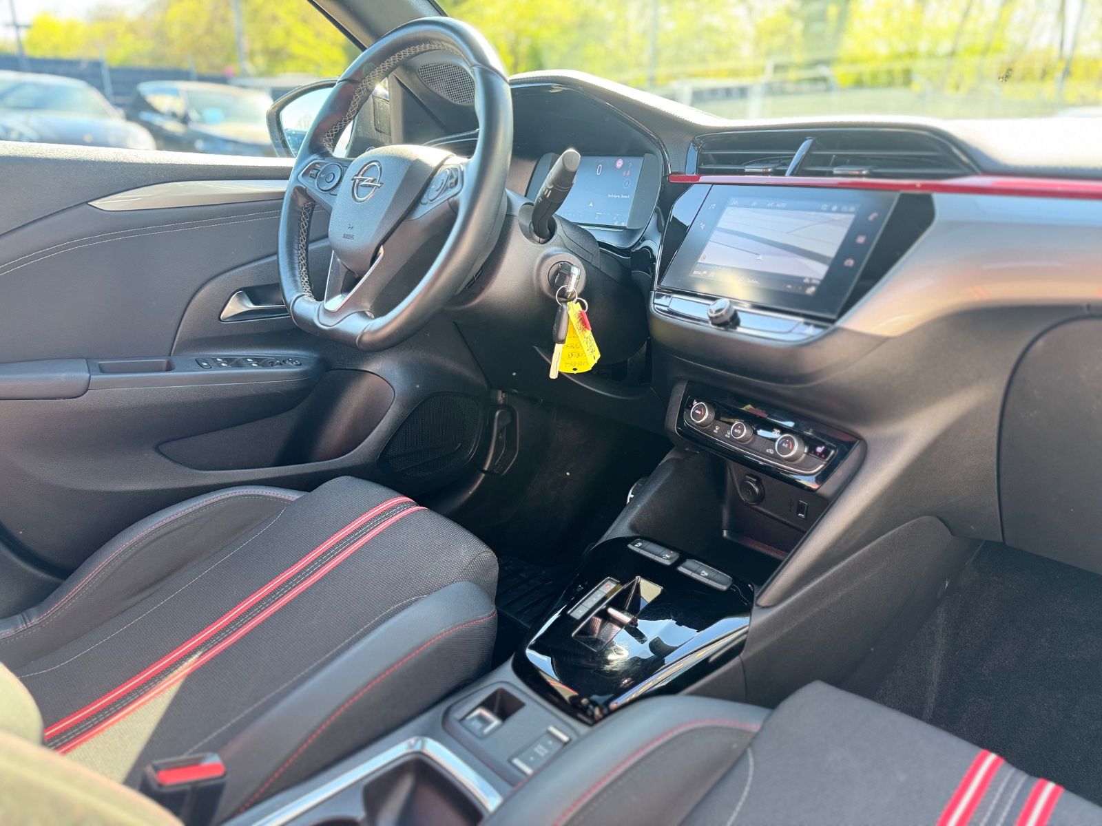 Fahrzeugabbildung Opel CORSA F GS LINE *AUT*NAVI*TEILLEDER*PANO*