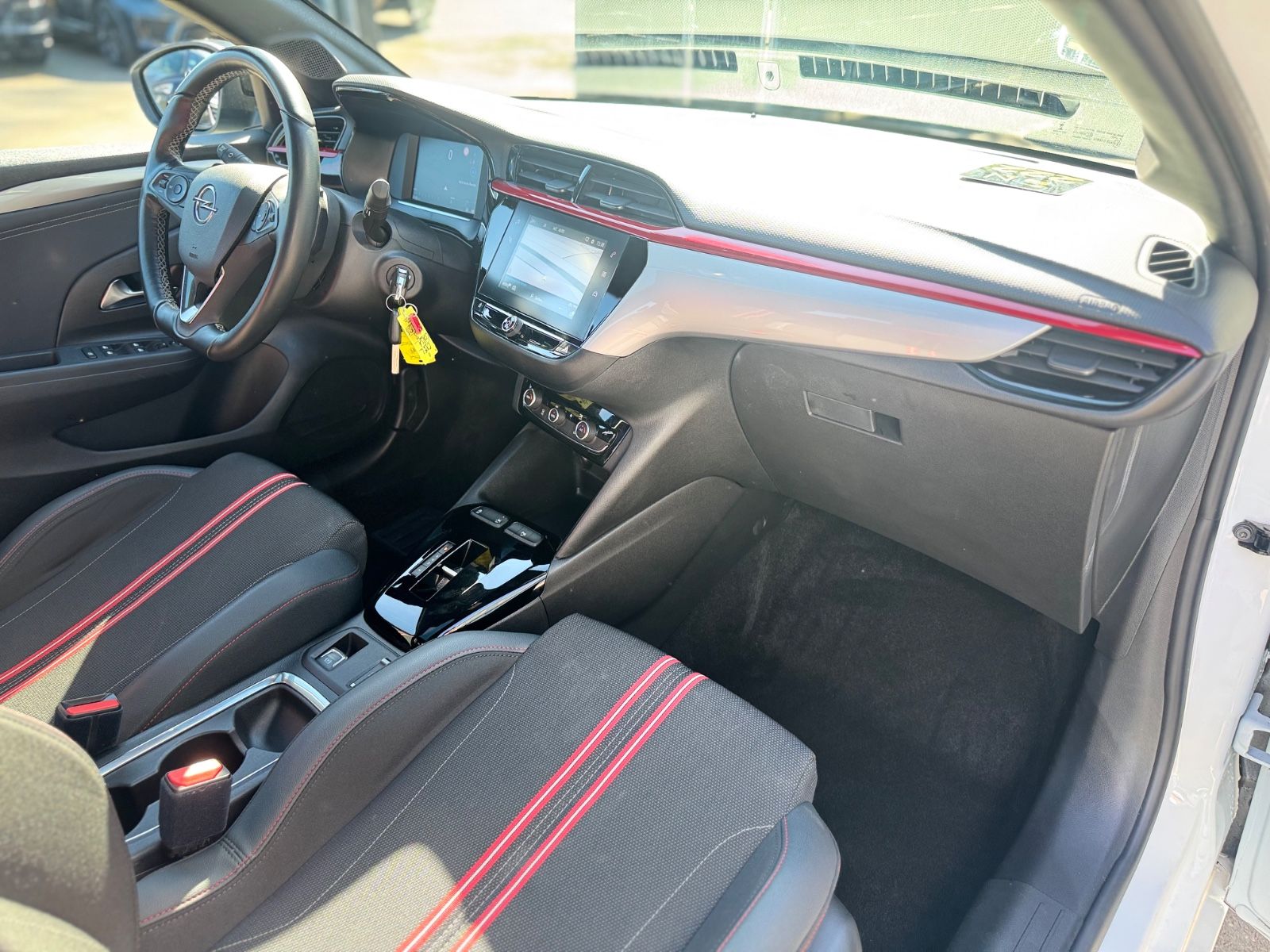 Fahrzeugabbildung Opel CORSA F GS LINE *AUT*NAVI*TEILLEDER*PANO*