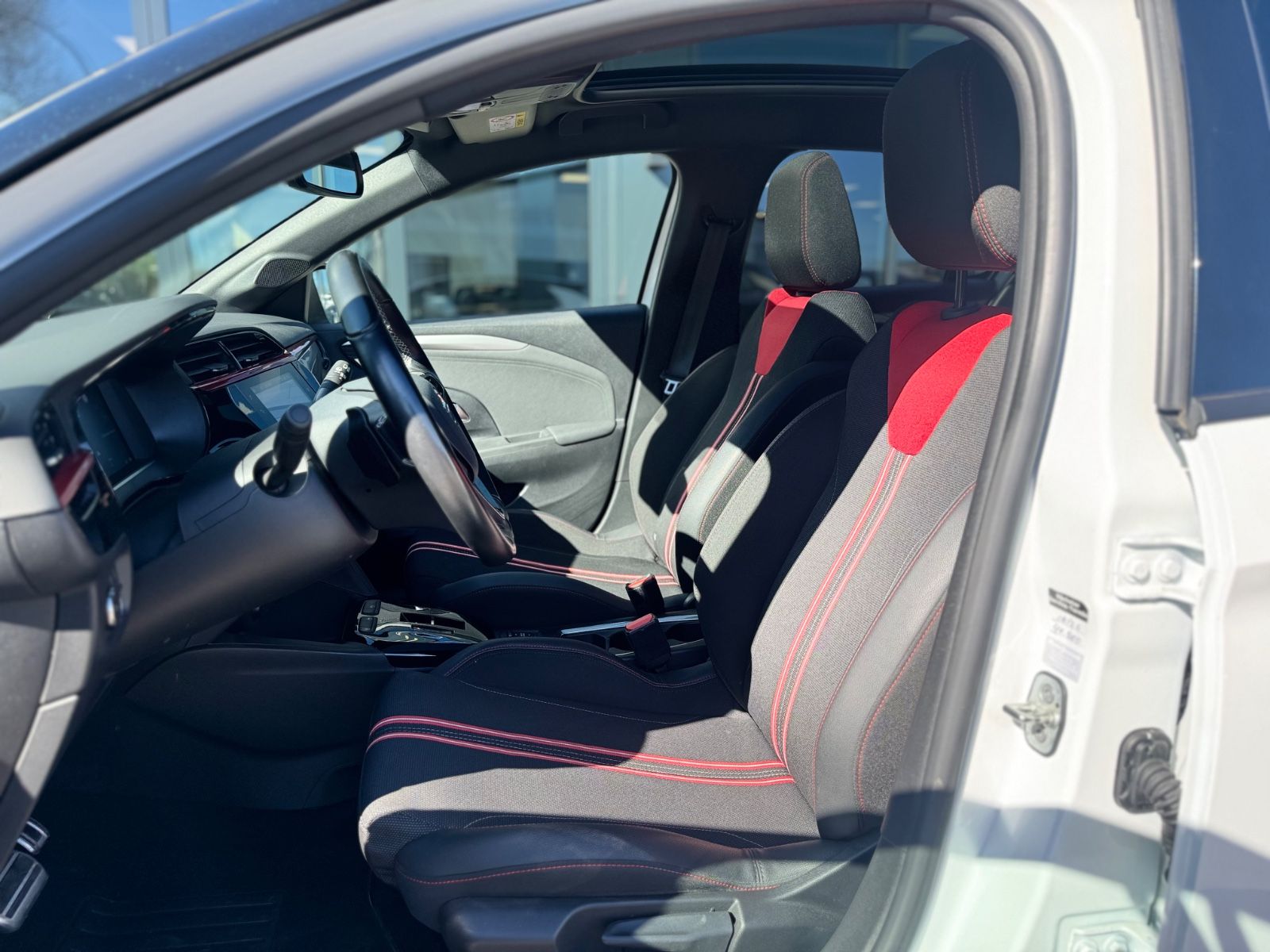 Fahrzeugabbildung Opel CORSA F GS LINE *AUT*NAVI*TEILLEDER*PANO*