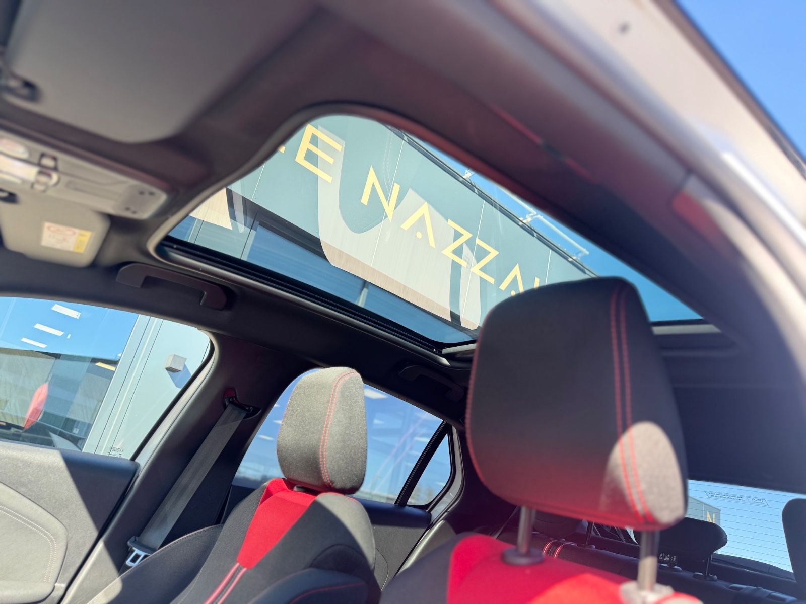 Fahrzeugabbildung Opel CORSA F GS LINE *AUT*NAVI*TEILLEDER*PANO*