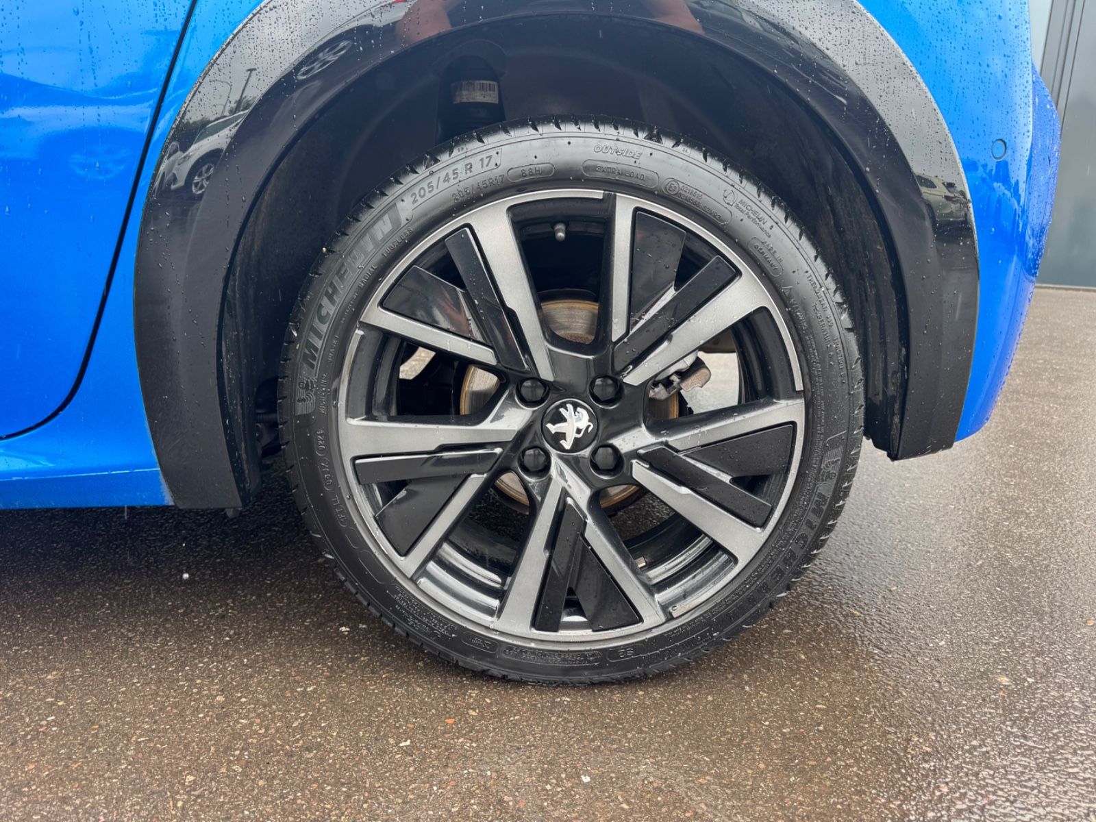 Fahrzeugabbildung Peugeot 208 GT LINE *AUT*LED*NAVI*SHZ*VIRTUELL*ALU*