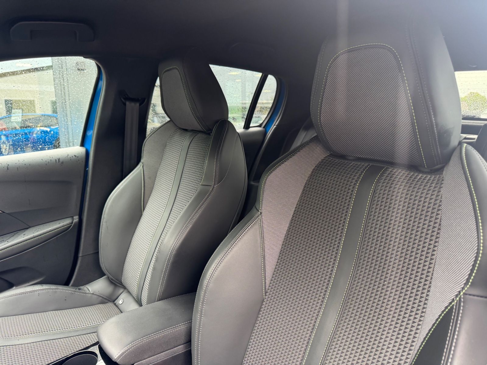 Fahrzeugabbildung Peugeot 208 GT LINE *AUT*LED*NAVI*SHZ*VIRTUELL*ALU*